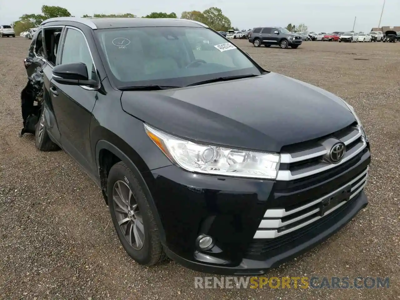 1 Photograph of a damaged car 5TDJZRFH0KS574903 TOYOTA HIGHLANDER 2019