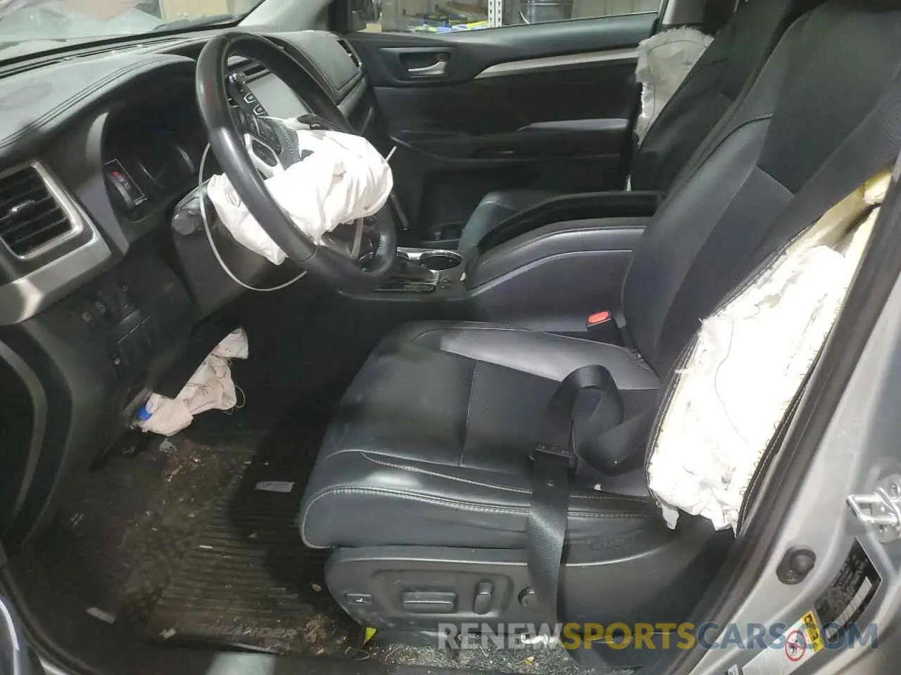 7 Photograph of a damaged car 5TDJZRFH0KS579924 TOYOTA HIGHLANDER 2019