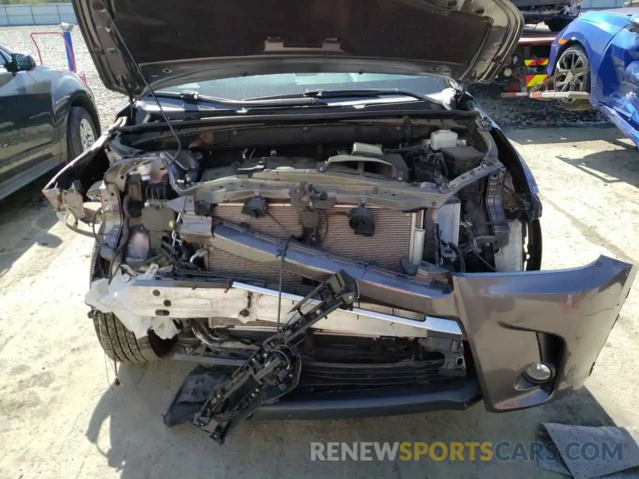 7 Photograph of a damaged car 5TDJZRFH0KS581964 TOYOTA HIGHLANDER 2019