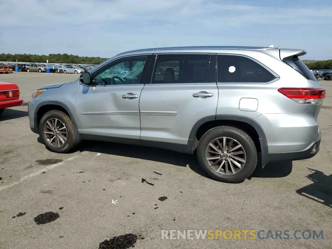 2 Photograph of a damaged car 5TDJZRFH0KS582516 TOYOTA HIGHLANDER 2019
