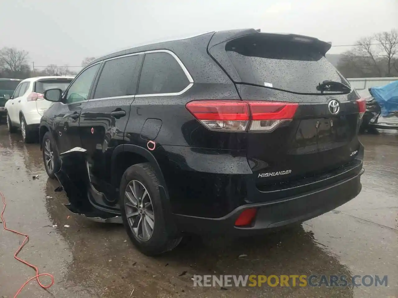 3 Photograph of a damaged car 5TDJZRFH0KS584170 TOYOTA HIGHLANDER 2019