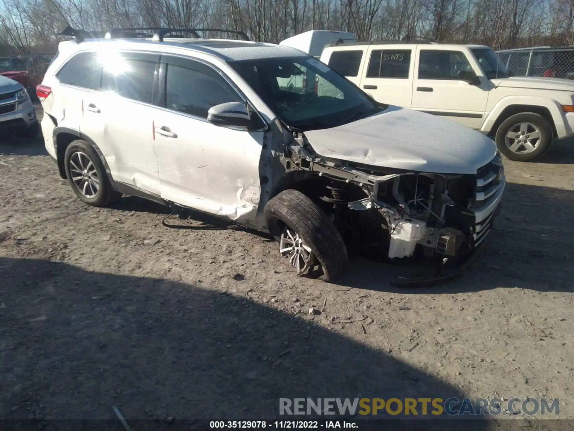 1 Photograph of a damaged car 5TDJZRFH0KS584413 TOYOTA HIGHLANDER 2019