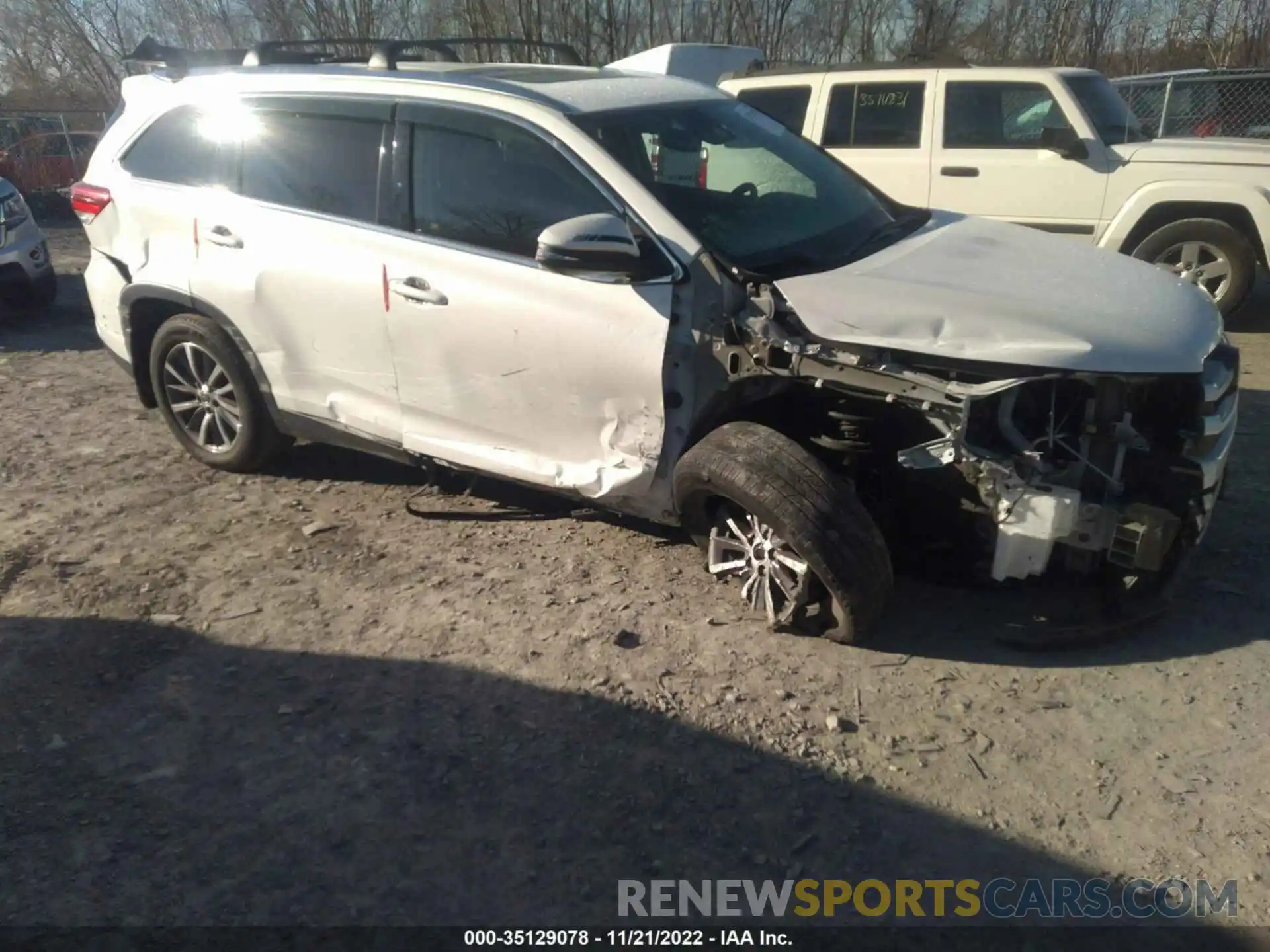 6 Photograph of a damaged car 5TDJZRFH0KS584413 TOYOTA HIGHLANDER 2019