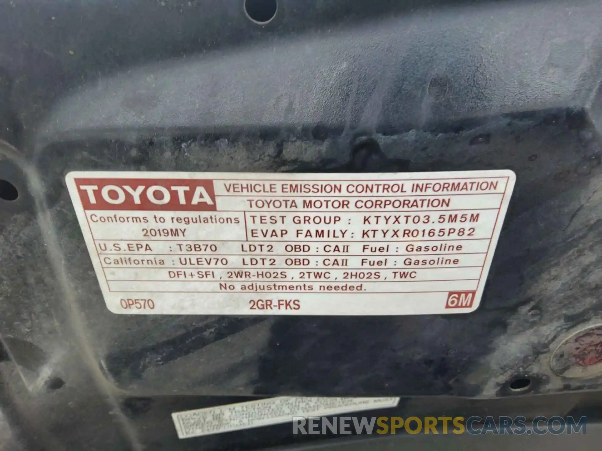 16 Photograph of a damaged car 5TDJZRFH0KS585271 TOYOTA HIGHLANDER 2019