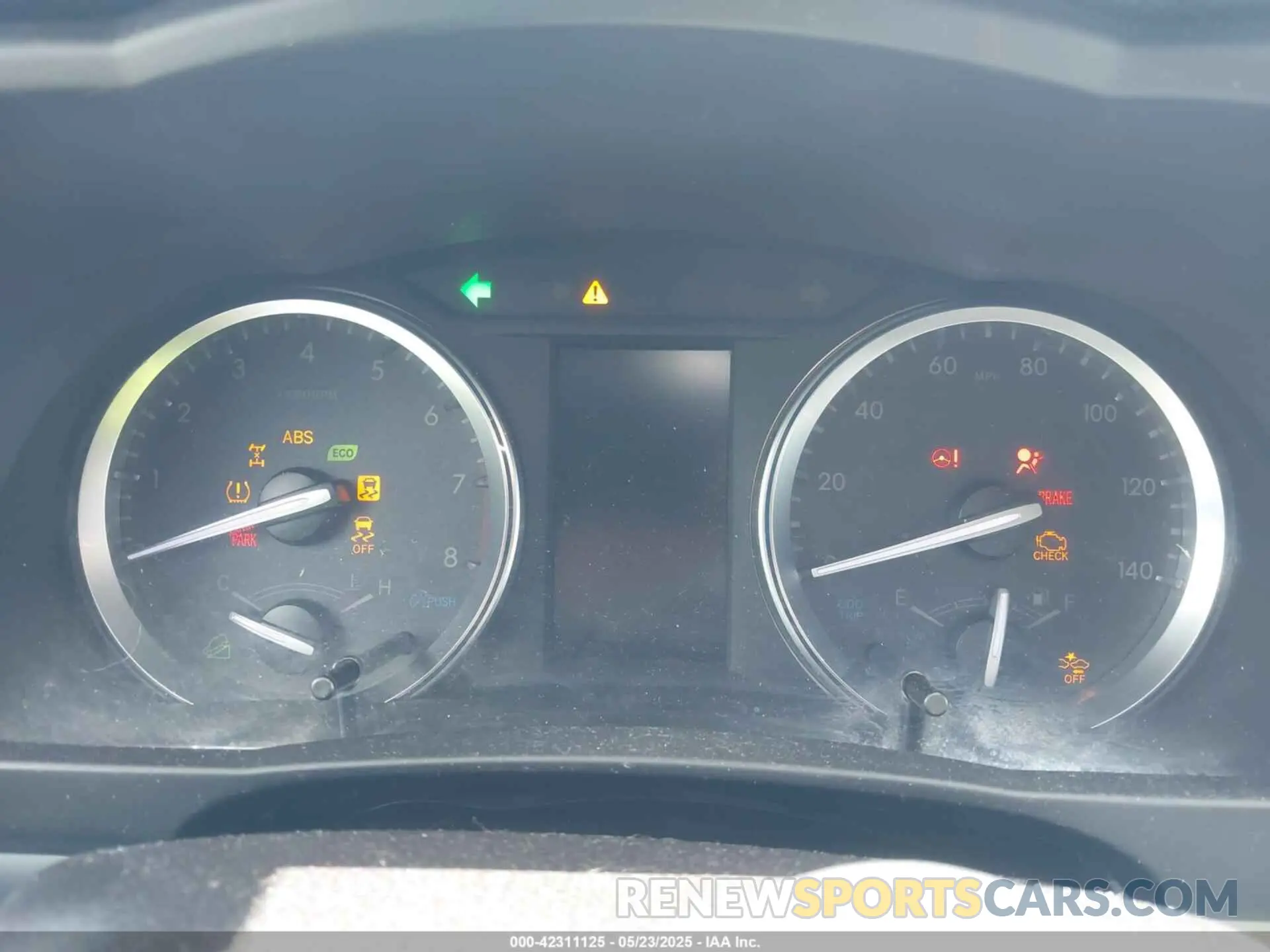 7 Photograph of a damaged car 5TDJZRFH0KS585898 TOYOTA HIGHLANDER 2019