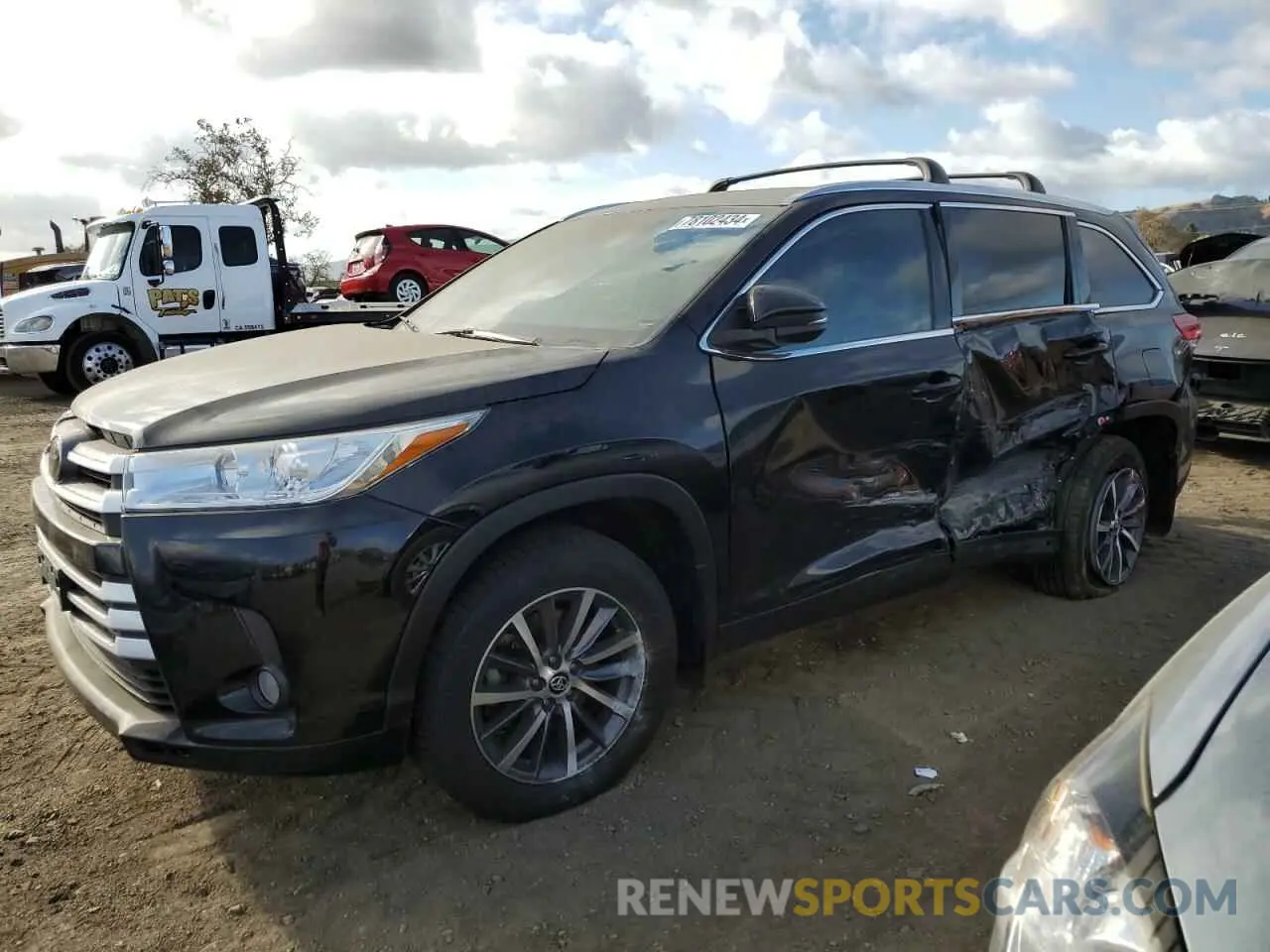 1 Photograph of a damaged car 5TDJZRFH0KS587649 TOYOTA HIGHLANDER 2019