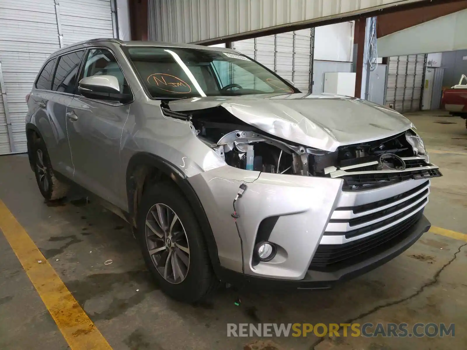 1 Photograph of a damaged car 5TDJZRFH0KS587733 TOYOTA HIGHLANDER 2019