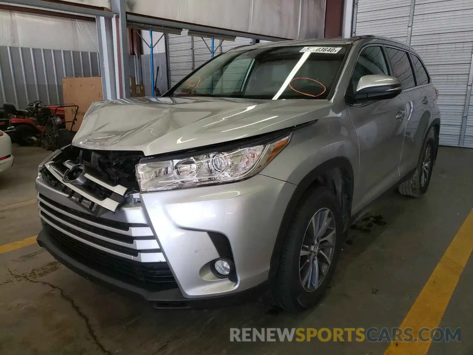 2 Photograph of a damaged car 5TDJZRFH0KS587733 TOYOTA HIGHLANDER 2019