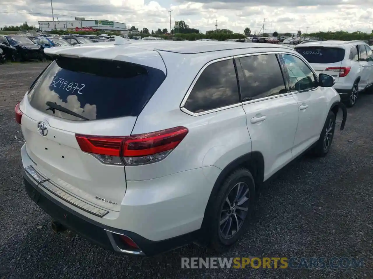 4 Photograph of a damaged car 5TDJZRFH0KS587926 TOYOTA HIGHLANDER 2019