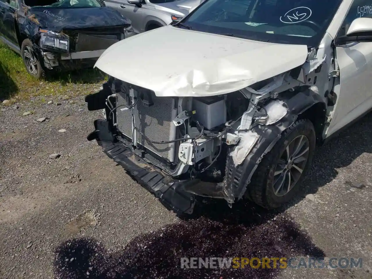 9 Photograph of a damaged car 5TDJZRFH0KS587926 TOYOTA HIGHLANDER 2019