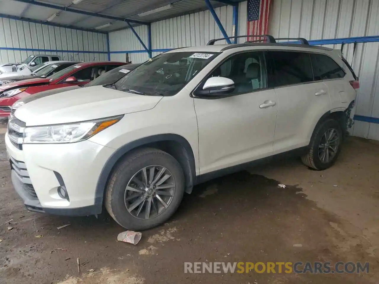 1 Photograph of a damaged car 5TDJZRFH0KS590101 TOYOTA HIGHLANDER 2019