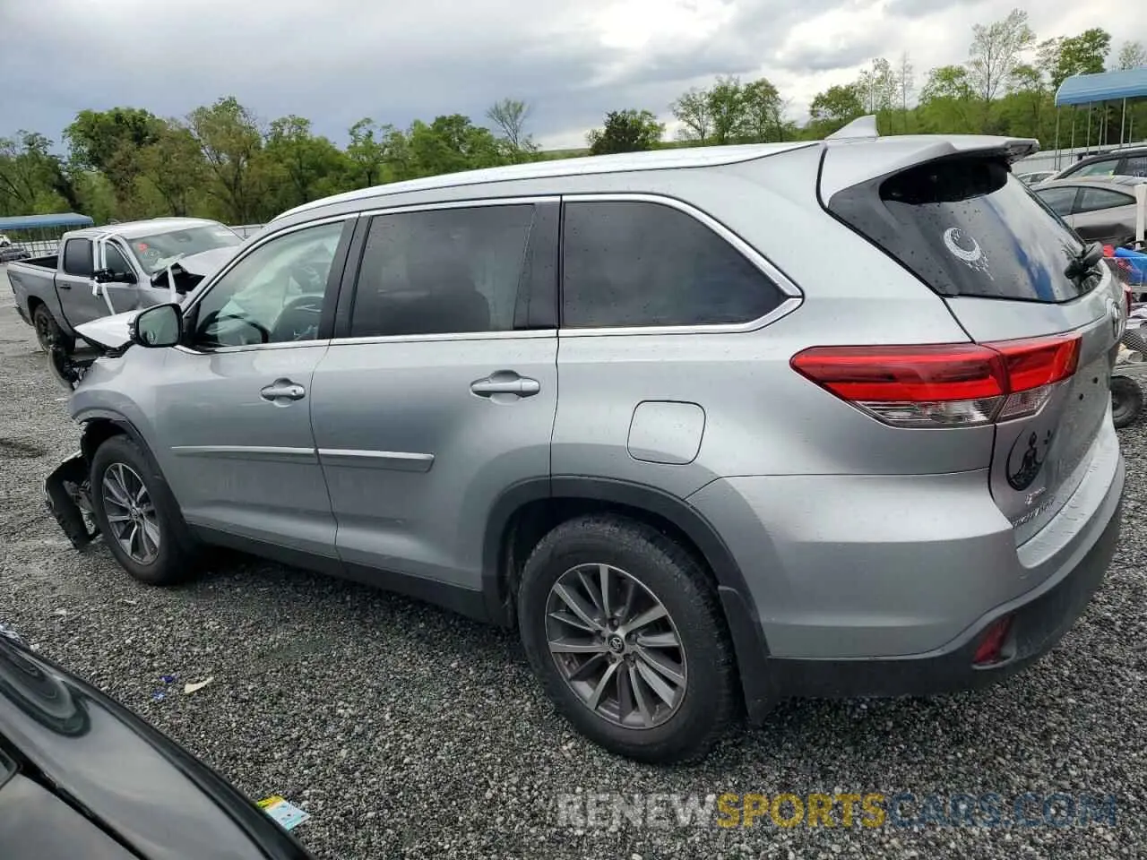 2 Photograph of a damaged car 5TDJZRFH0KS593872 TOYOTA HIGHLANDER 2019