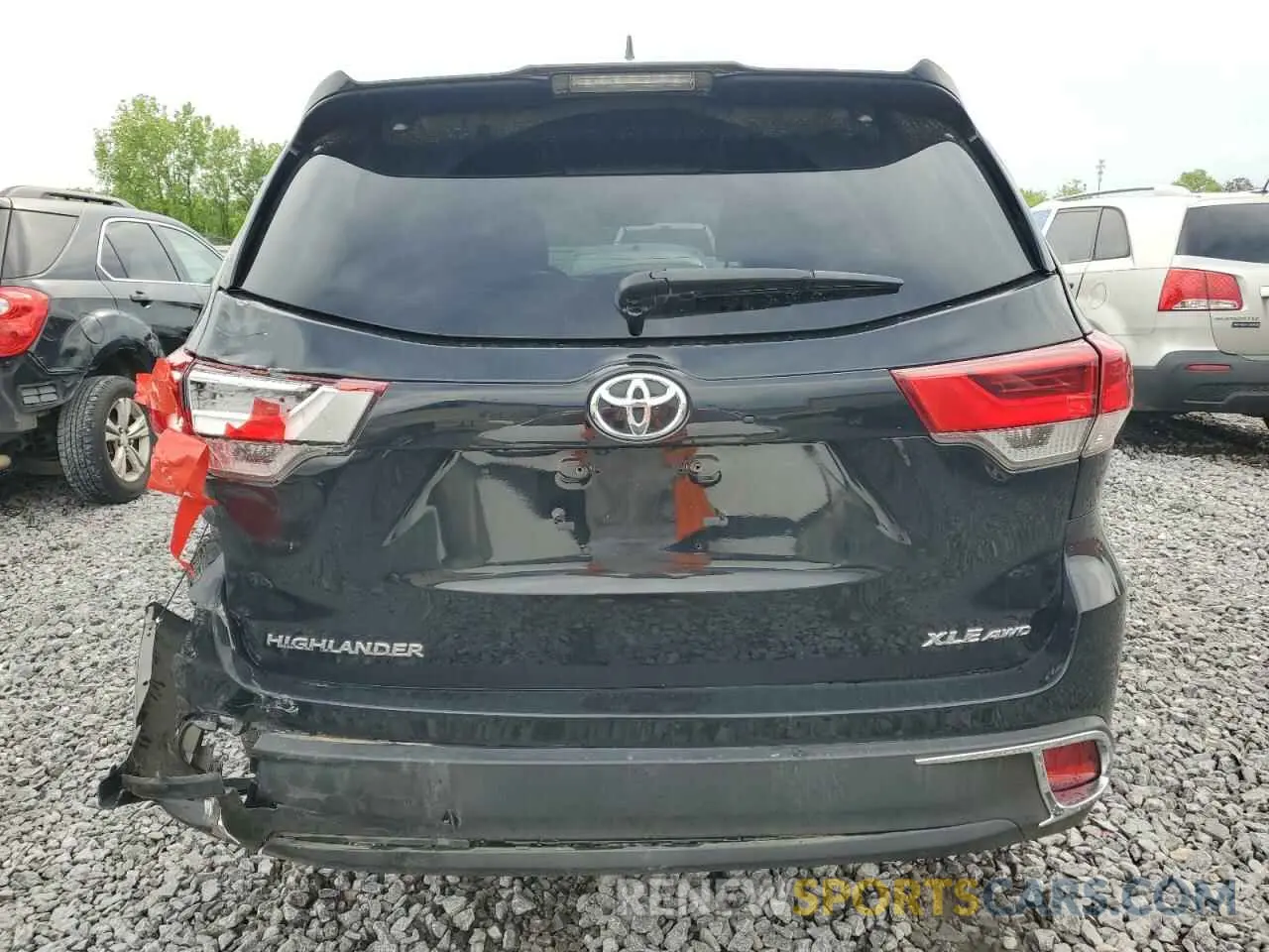 6 Photograph of a damaged car 5TDJZRFH0KS600268 TOYOTA HIGHLANDER 2019