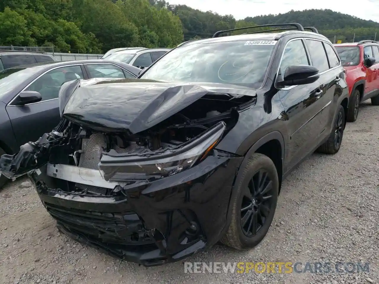 2 Photograph of a damaged car 5TDJZRFH0KS606734 TOYOTA HIGHLANDER 2019