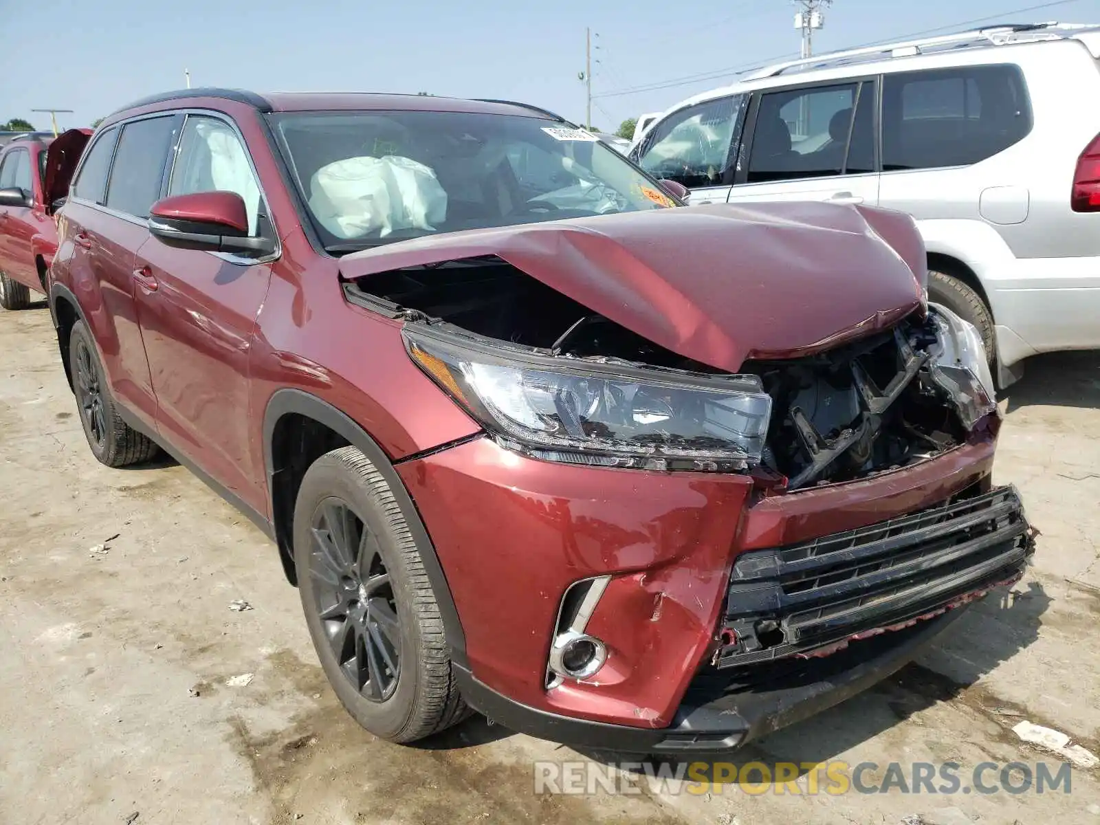 1 Photograph of a damaged car 5TDJZRFH0KS610699 TOYOTA HIGHLANDER 2019