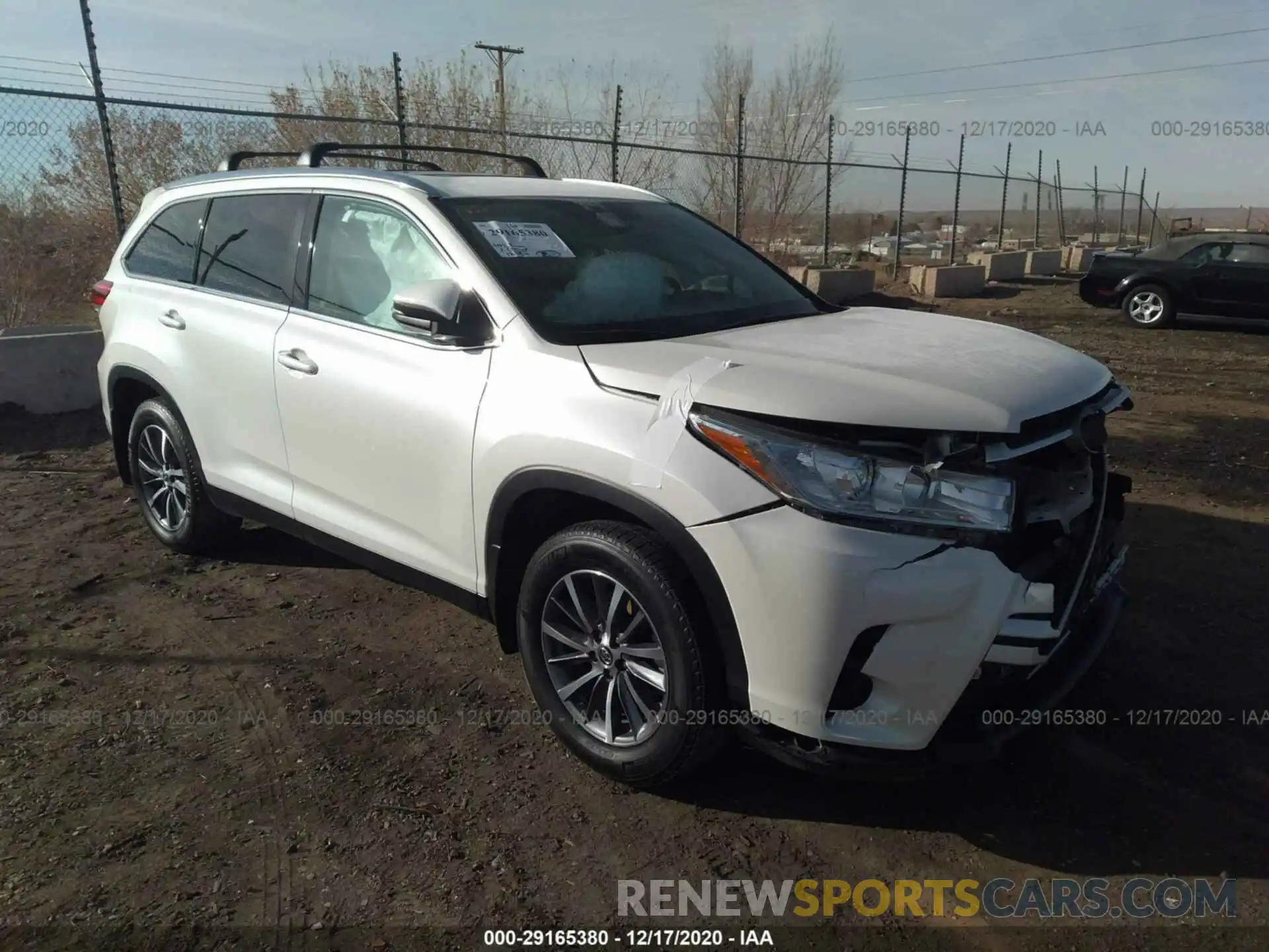 1 Photograph of a damaged car 5TDJZRFH0KS610850 TOYOTA HIGHLANDER 2019