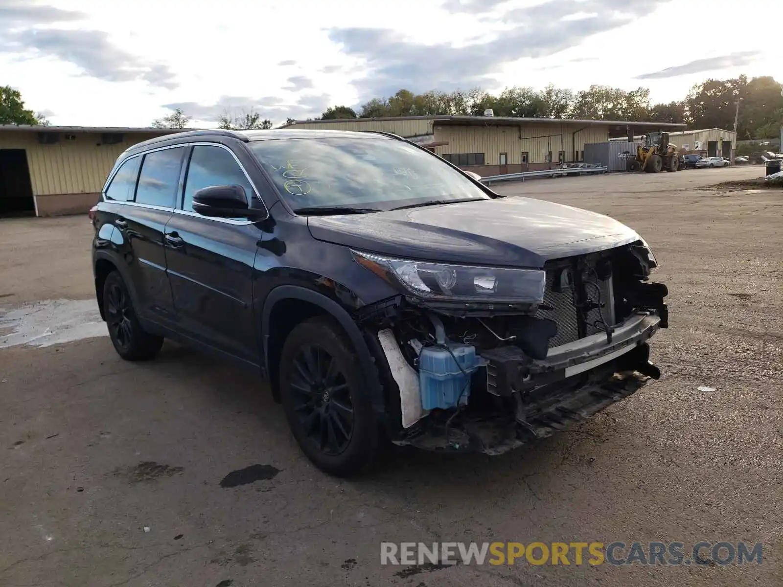 1 Photograph of a damaged car 5TDJZRFH0KS611299 TOYOTA HIGHLANDER 2019