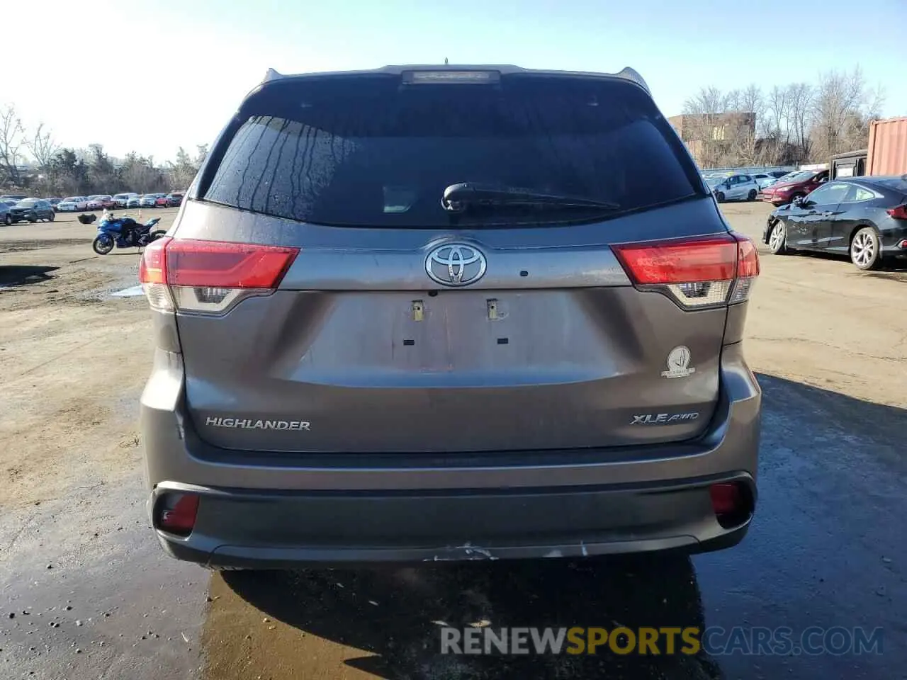 6 Photograph of a damaged car 5TDJZRFH0KS616406 TOYOTA HIGHLANDER 2019