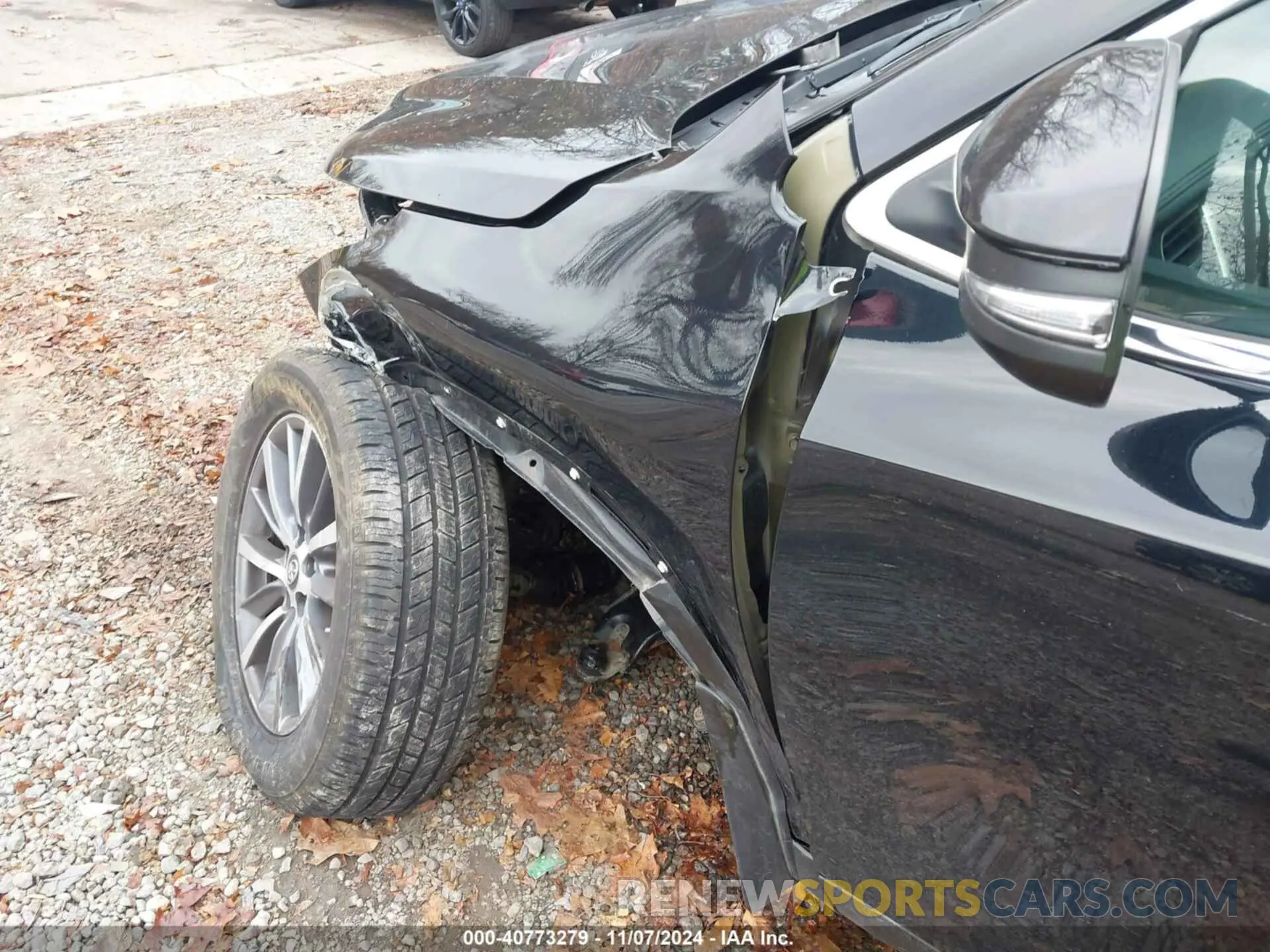 18 Photograph of a damaged car 5TDJZRFH0KS617099 TOYOTA HIGHLANDER 2019