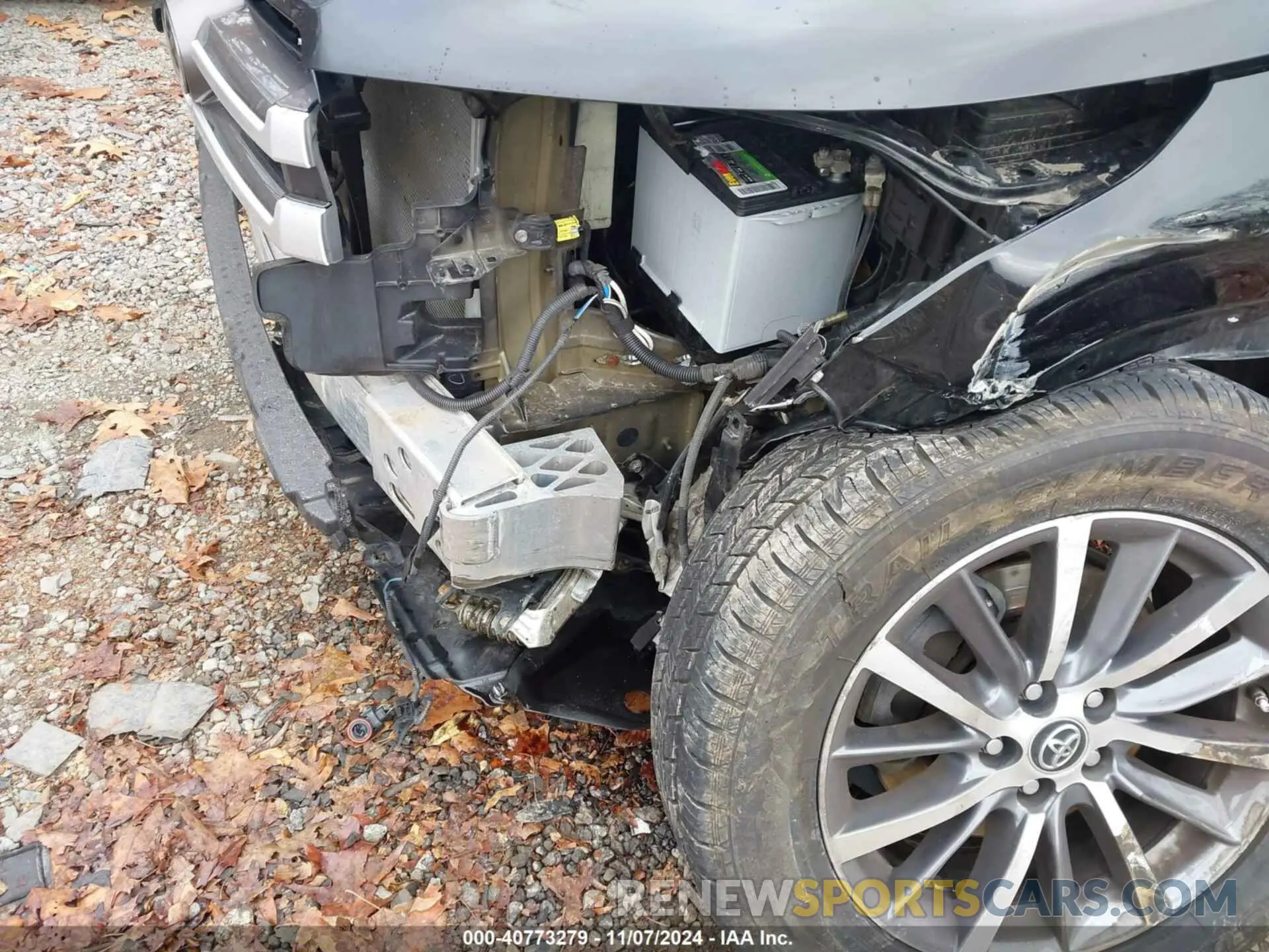 21 Photograph of a damaged car 5TDJZRFH0KS617099 TOYOTA HIGHLANDER 2019