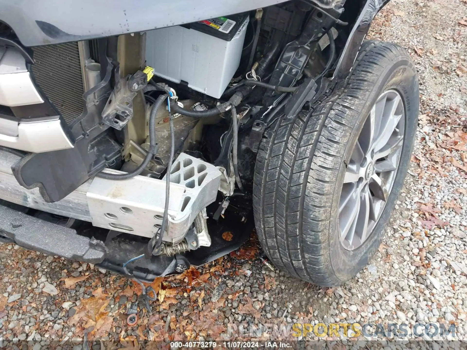 22 Photograph of a damaged car 5TDJZRFH0KS617099 TOYOTA HIGHLANDER 2019