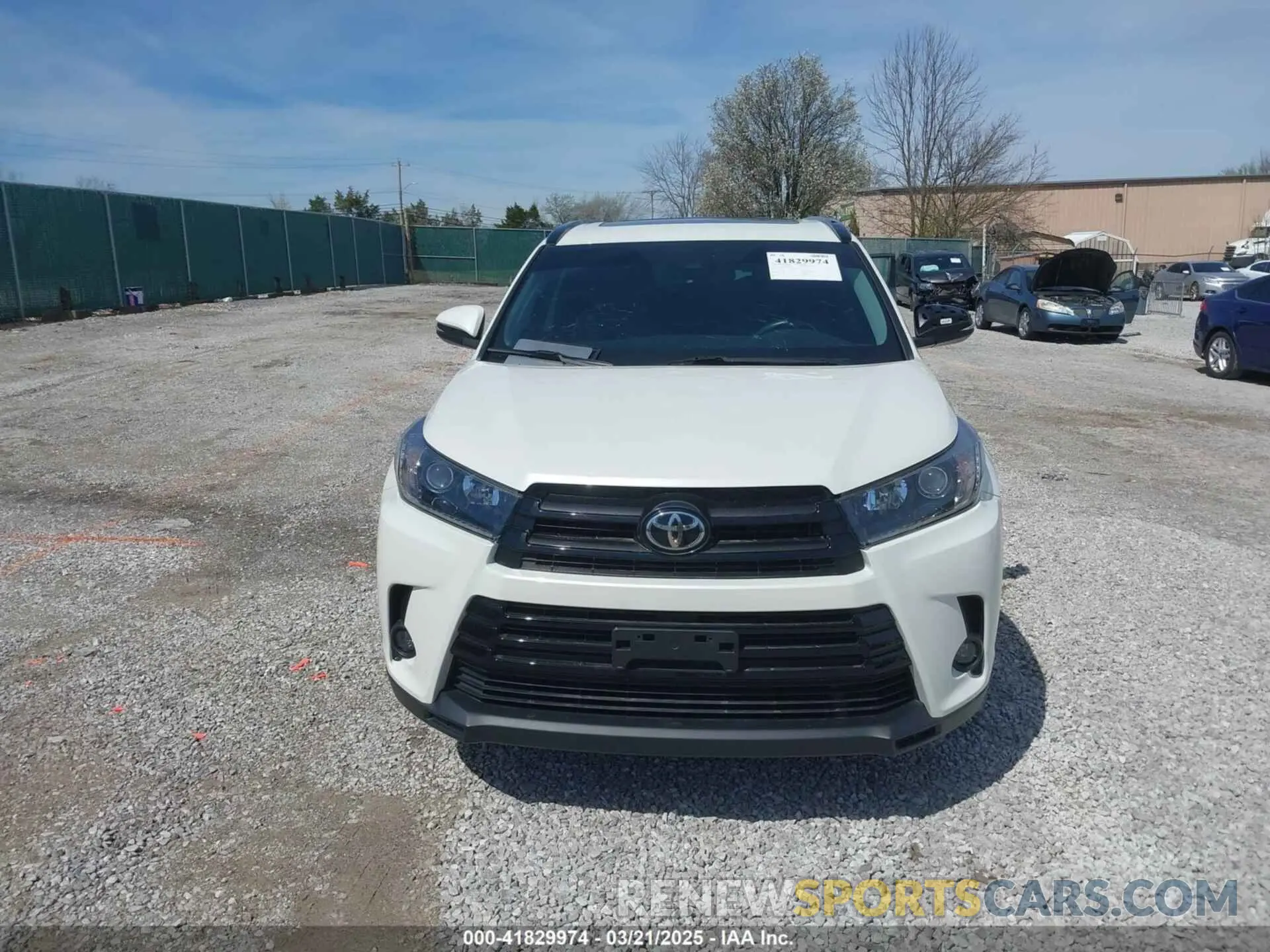 12 Photograph of a damaged car 5TDJZRFH0KS620178 TOYOTA HIGHLANDER 2019