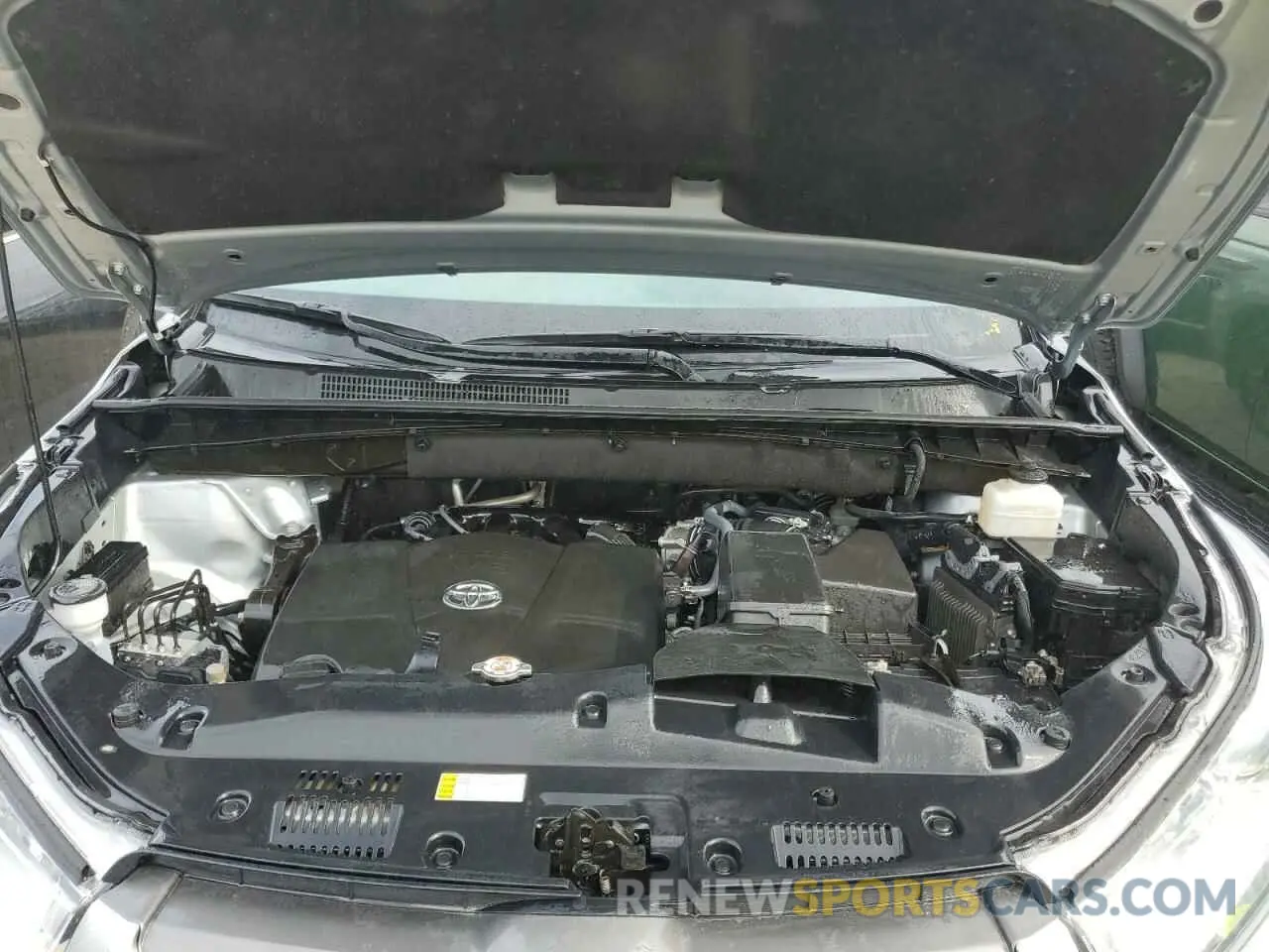 12 Photograph of a damaged car 5TDJZRFH0KS626532 TOYOTA HIGHLANDER 2019