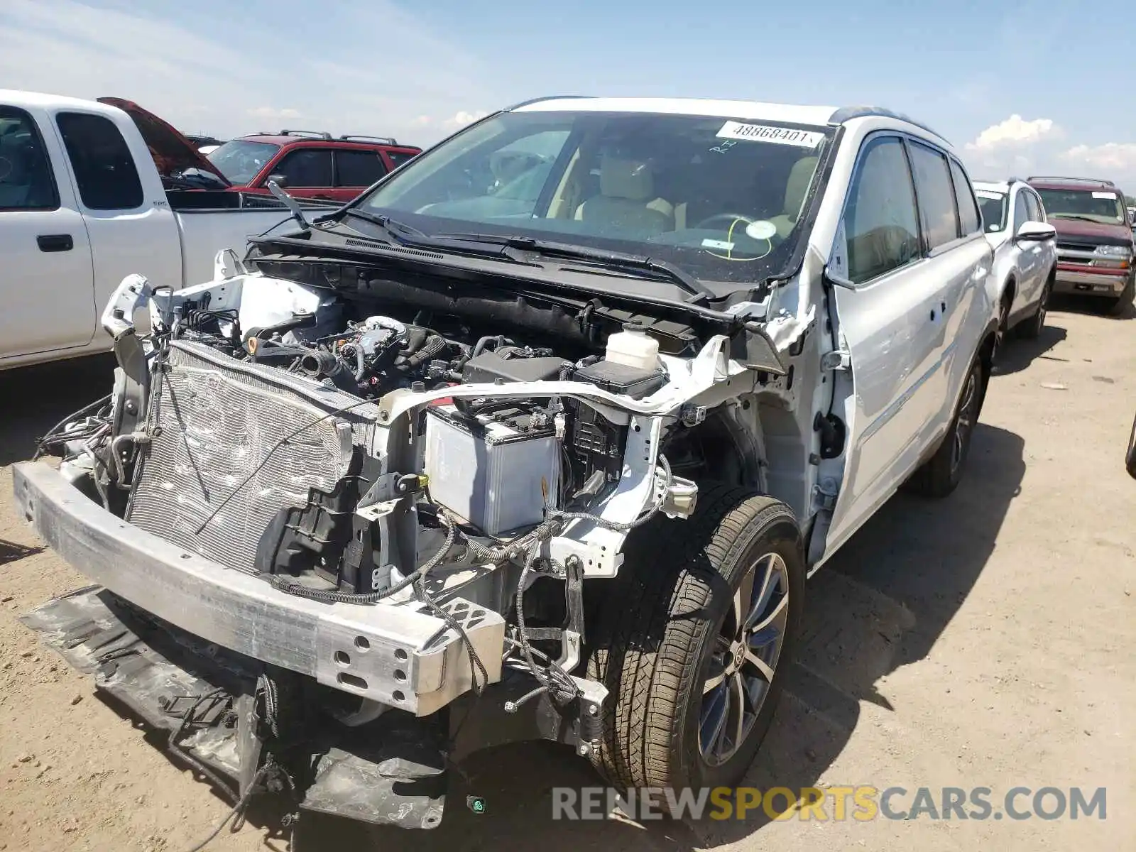 2 Photograph of a damaged car 5TDJZRFH0KS626921 TOYOTA HIGHLANDER 2019