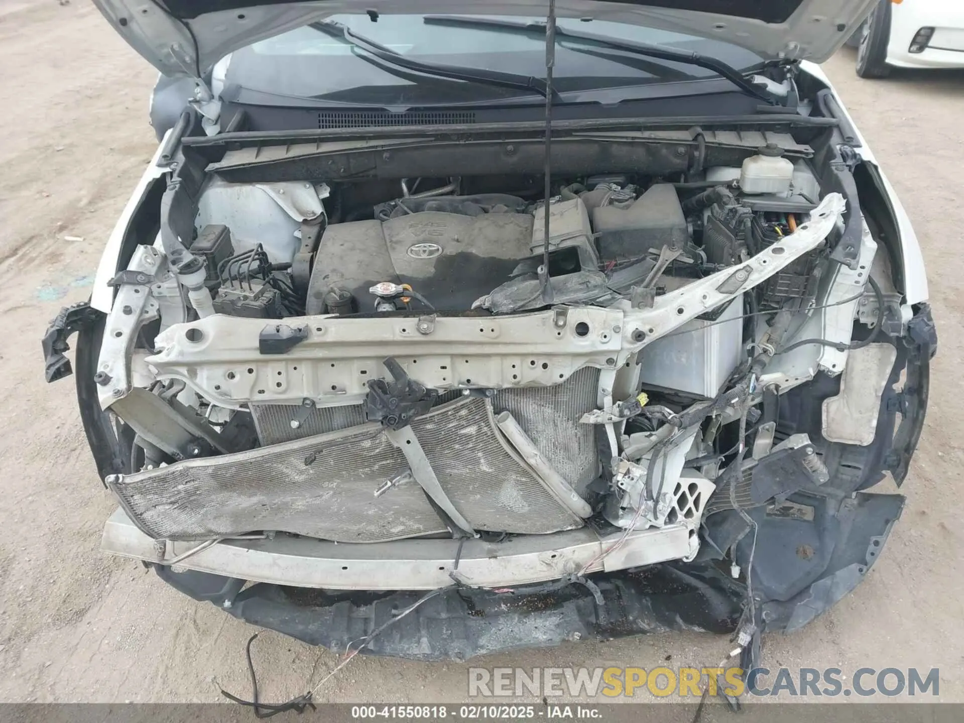 10 Photograph of a damaged car 5TDJZRFH0KS628474 TOYOTA HIGHLANDER 2019