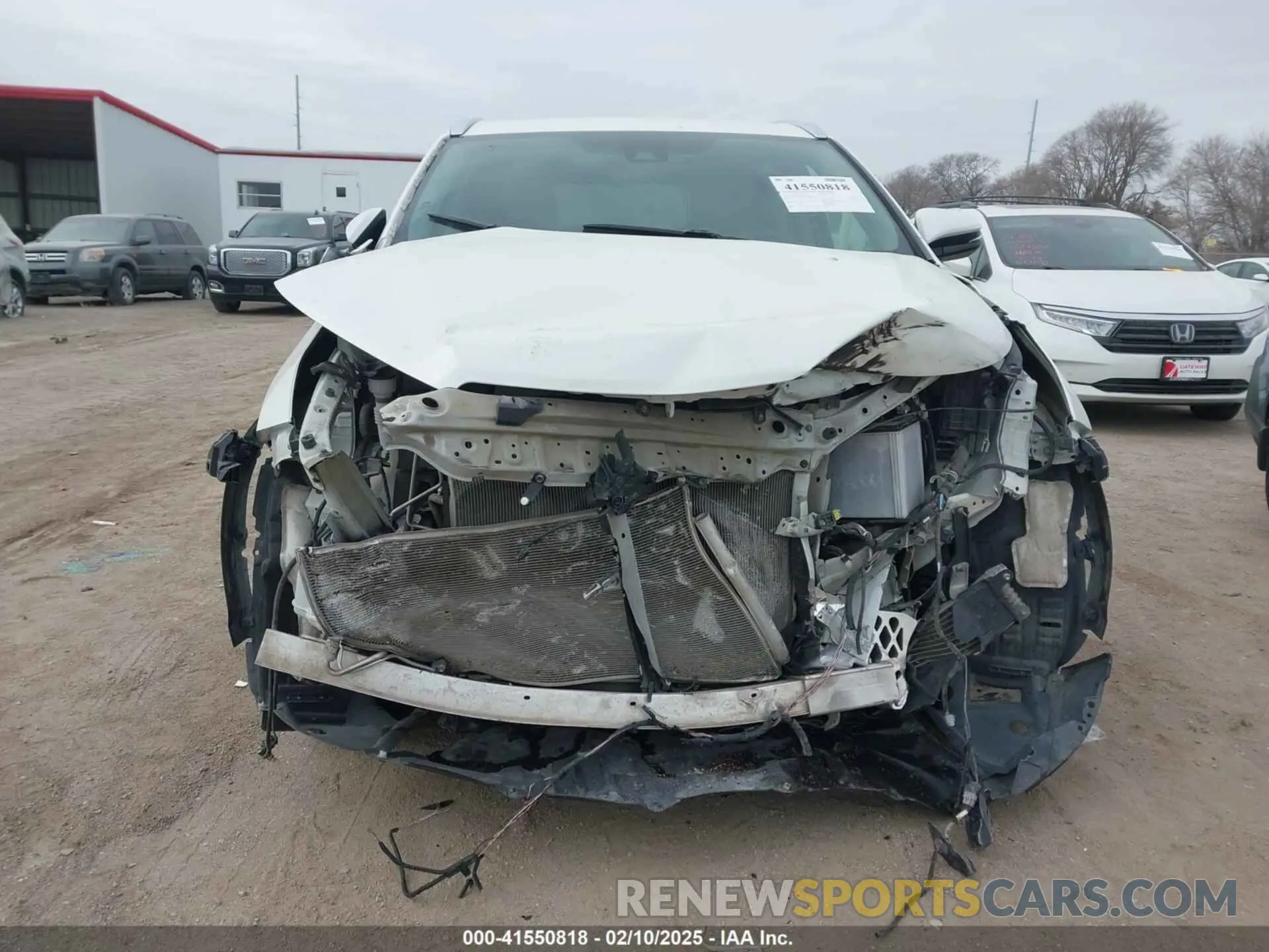 13 Photograph of a damaged car 5TDJZRFH0KS628474 TOYOTA HIGHLANDER 2019