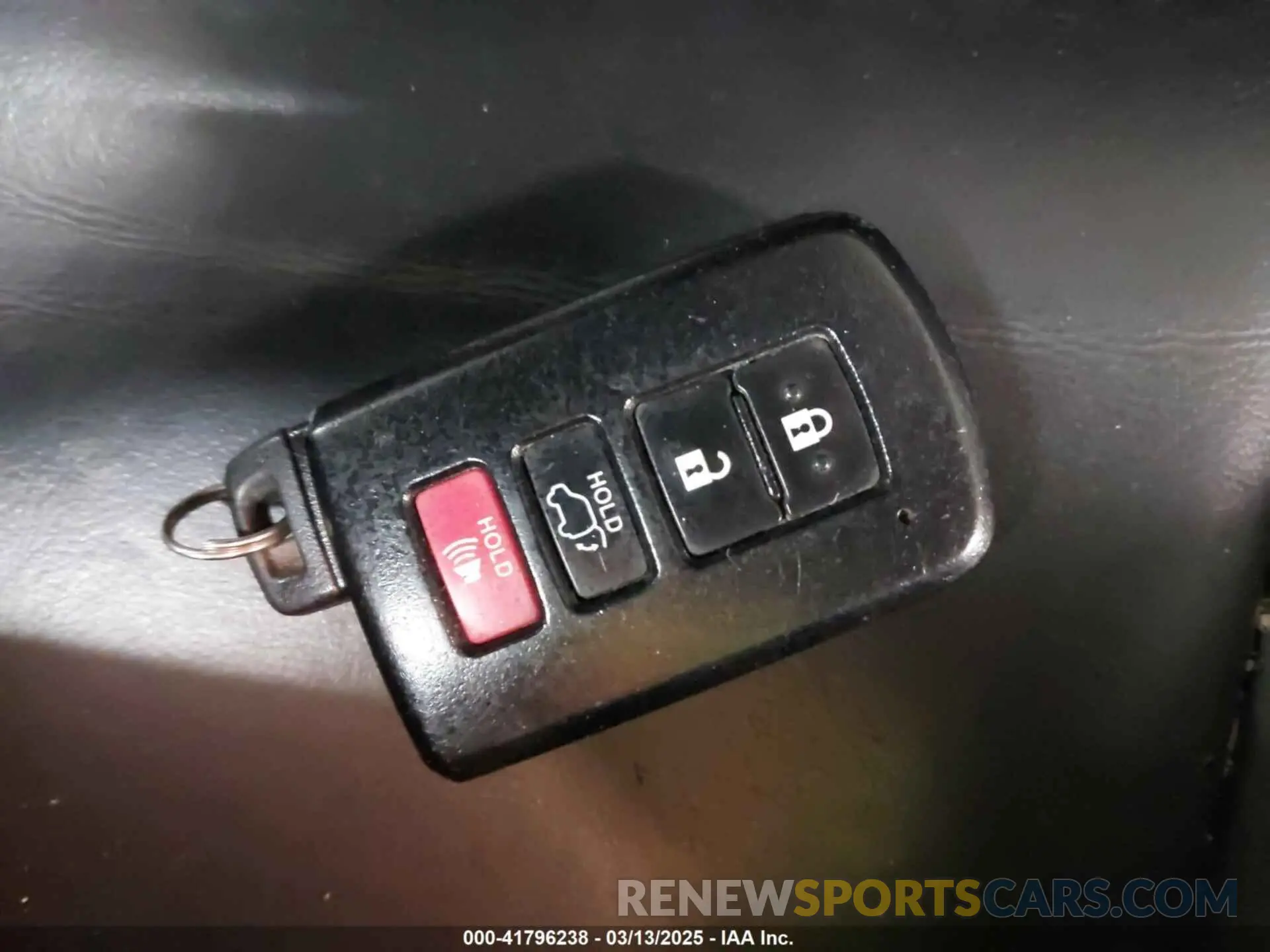11 Photograph of a damaged car 5TDJZRFH0KS706882 TOYOTA HIGHLANDER 2019