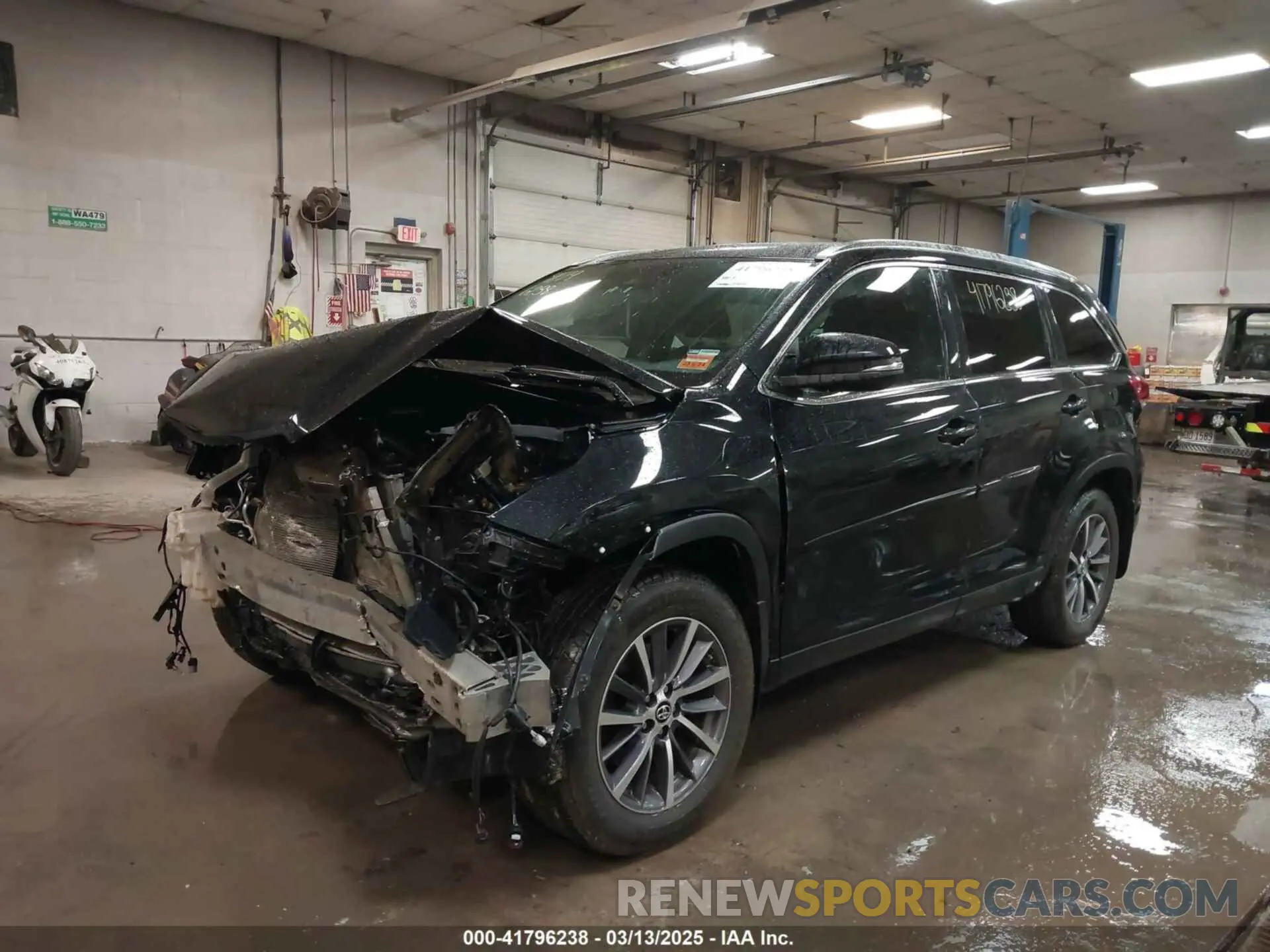 2 Photograph of a damaged car 5TDJZRFH0KS706882 TOYOTA HIGHLANDER 2019