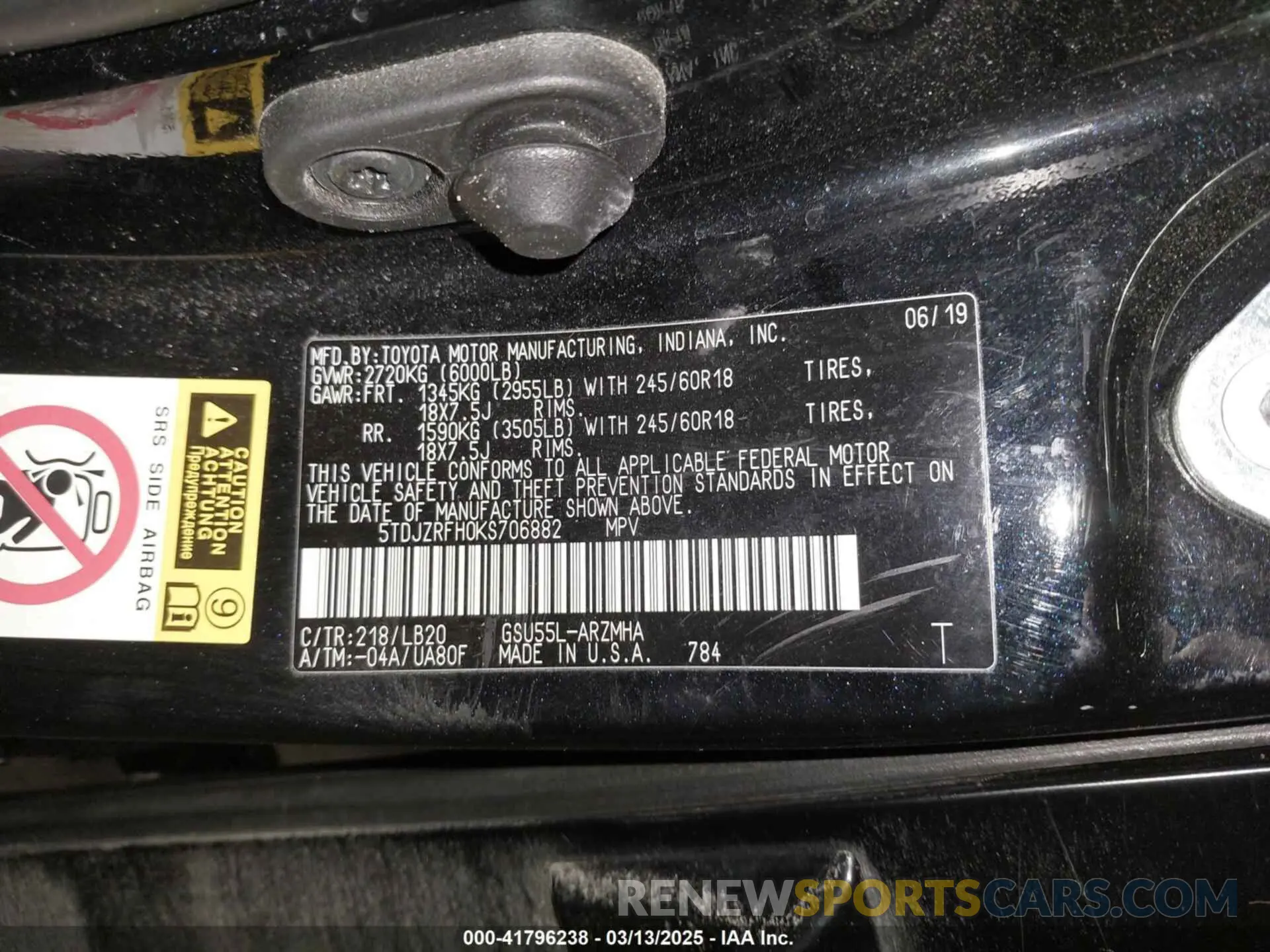 9 Photograph of a damaged car 5TDJZRFH0KS706882 TOYOTA HIGHLANDER 2019