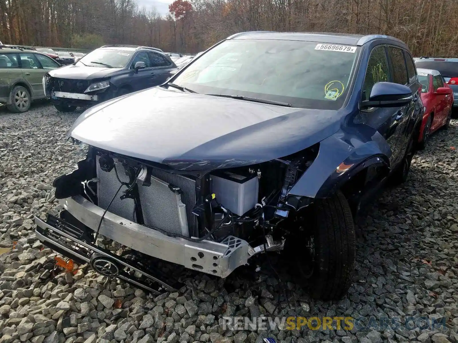 2 Photograph of a damaged car 5TDJZRFH0KS718496 TOYOTA HIGHLANDER 2019