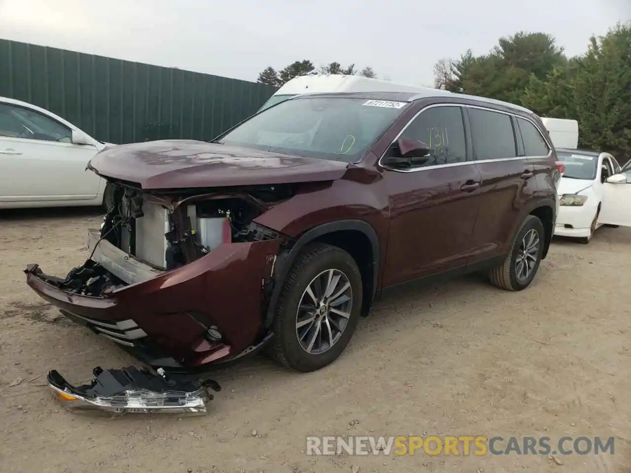 1 Photograph of a damaged car 5TDJZRFH0KS718661 TOYOTA HIGHLANDER 2019