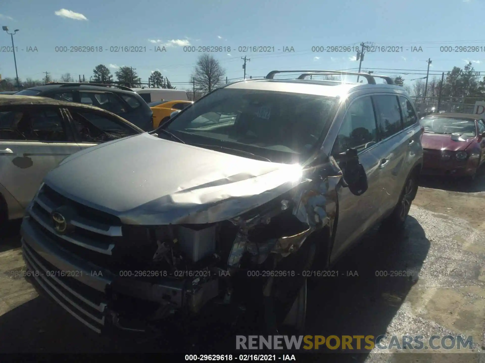 6 Photograph of a damaged car 5TDJZRFH0KS739252 TOYOTA HIGHLANDER 2019