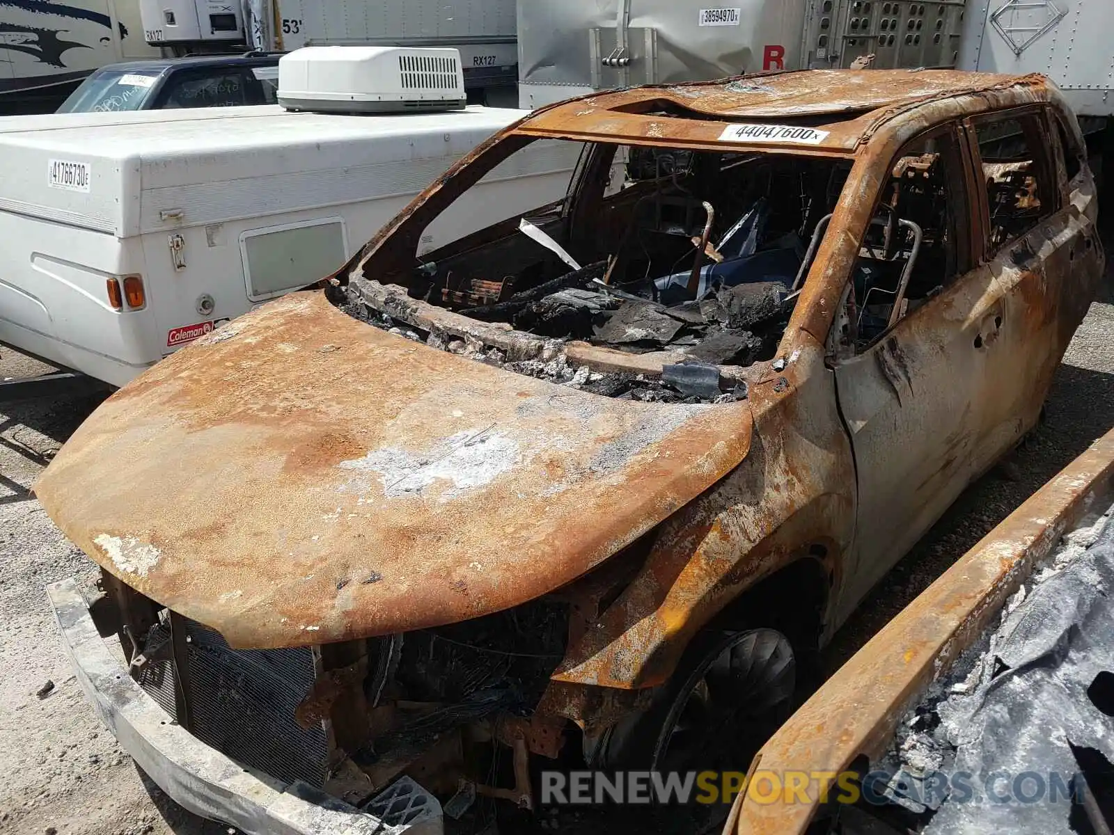 10 Photograph of a damaged car 5TDJZRFH0KS933389 TOYOTA HIGHLANDER 2019