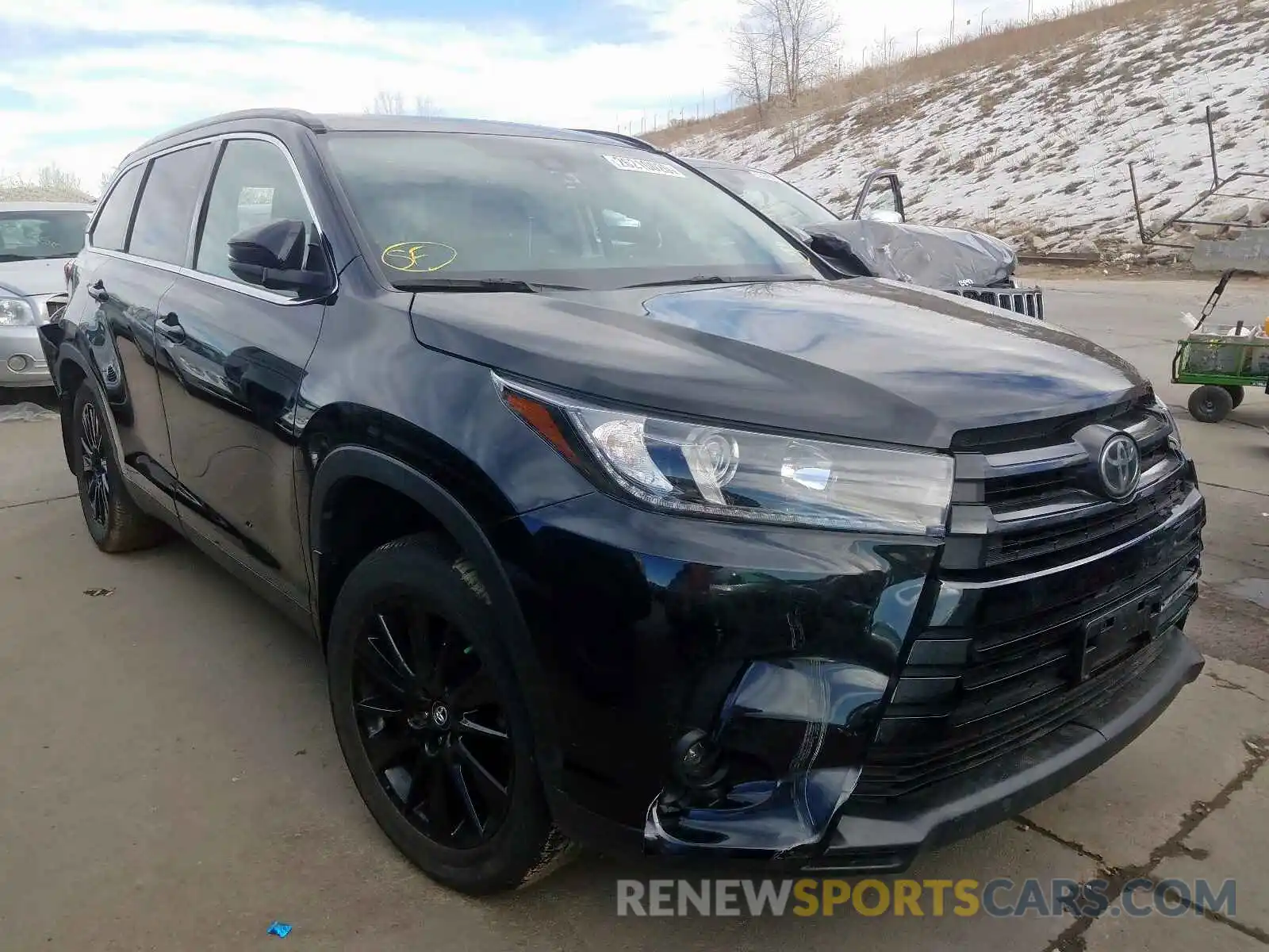 1 Photograph of a damaged car 5TDJZRFH0KS935286 TOYOTA HIGHLANDER 2019