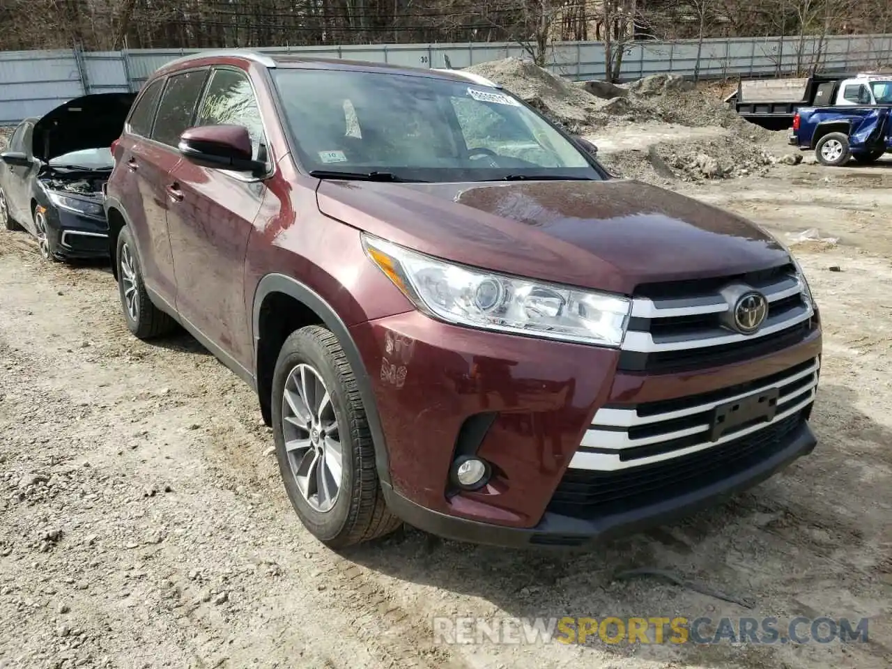 1 Photograph of a damaged car 5TDJZRFH0KS973696 TOYOTA HIGHLANDER 2019