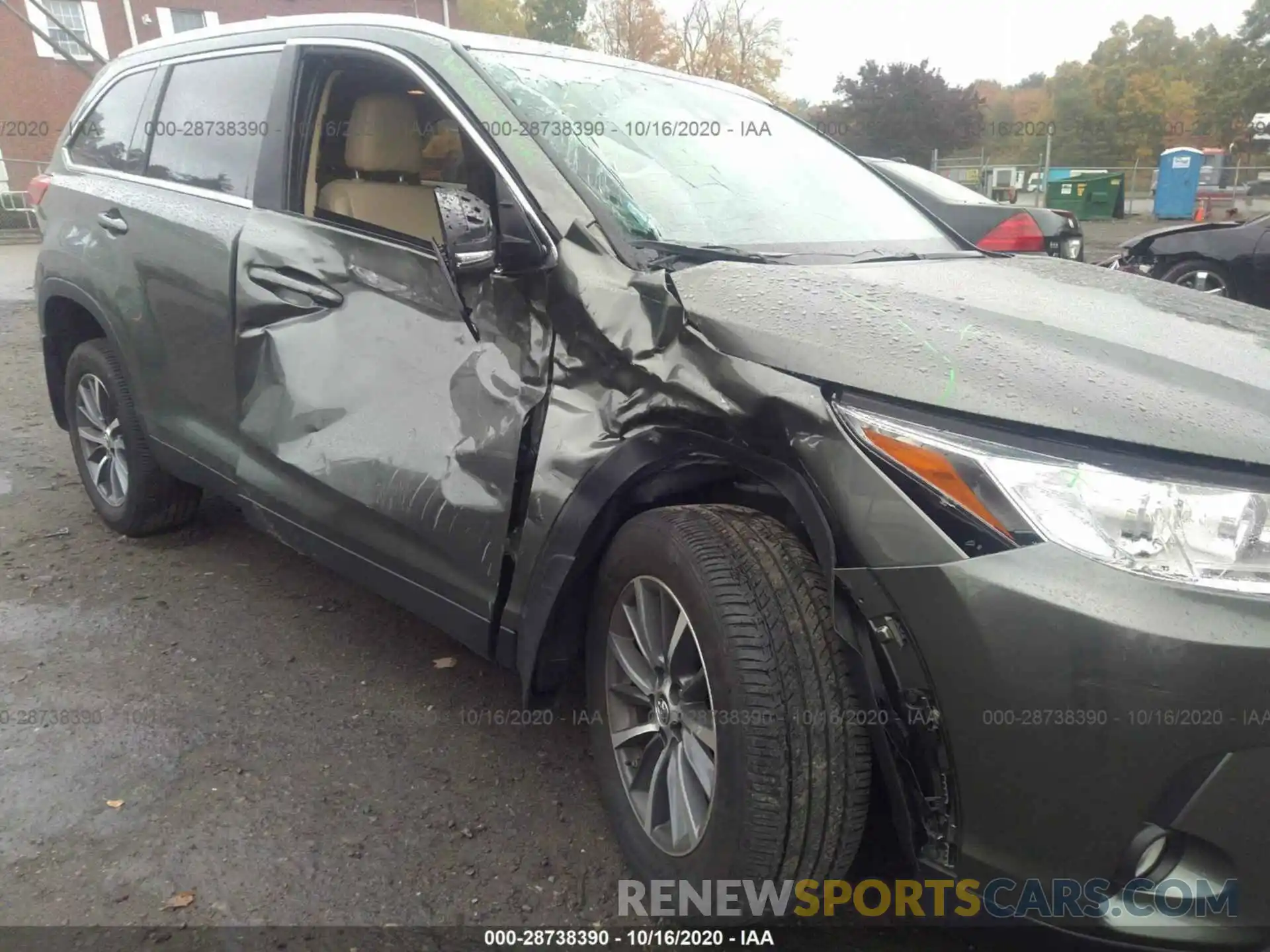 6 Photograph of a damaged car 5TDJZRFH0KS986450 TOYOTA HIGHLANDER 2019