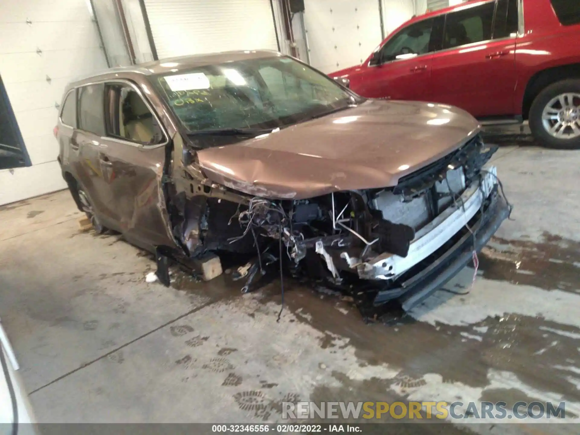 1 Photograph of a damaged car 5TDJZRFH0KS999702 TOYOTA HIGHLANDER 2019