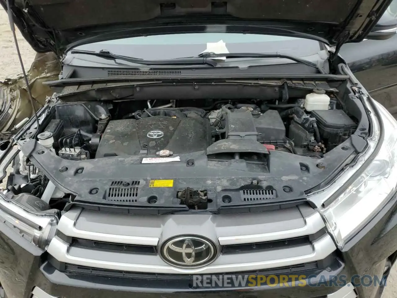 12 Photograph of a damaged car 5TDJZRFH1KS563361 TOYOTA HIGHLANDER 2019