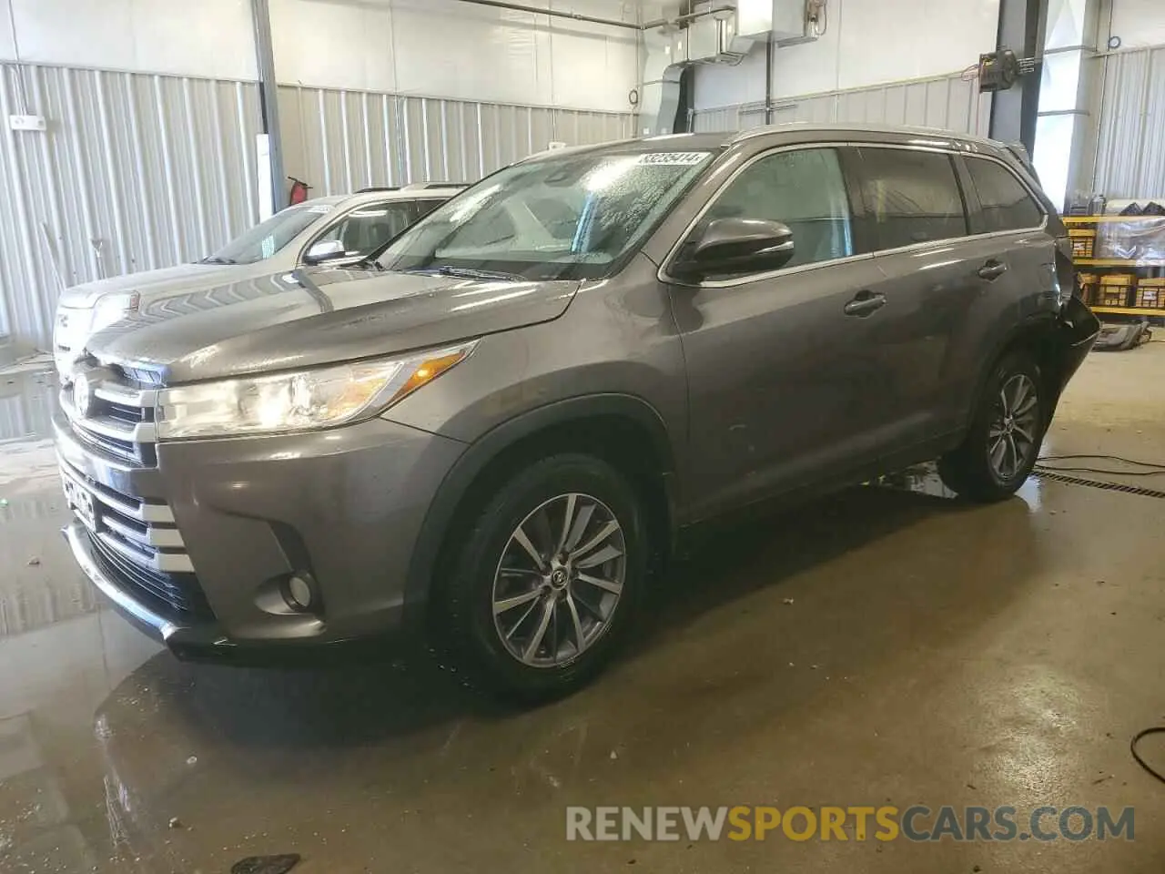 1 Photograph of a damaged car 5TDJZRFH1KS564350 TOYOTA HIGHLANDER 2019