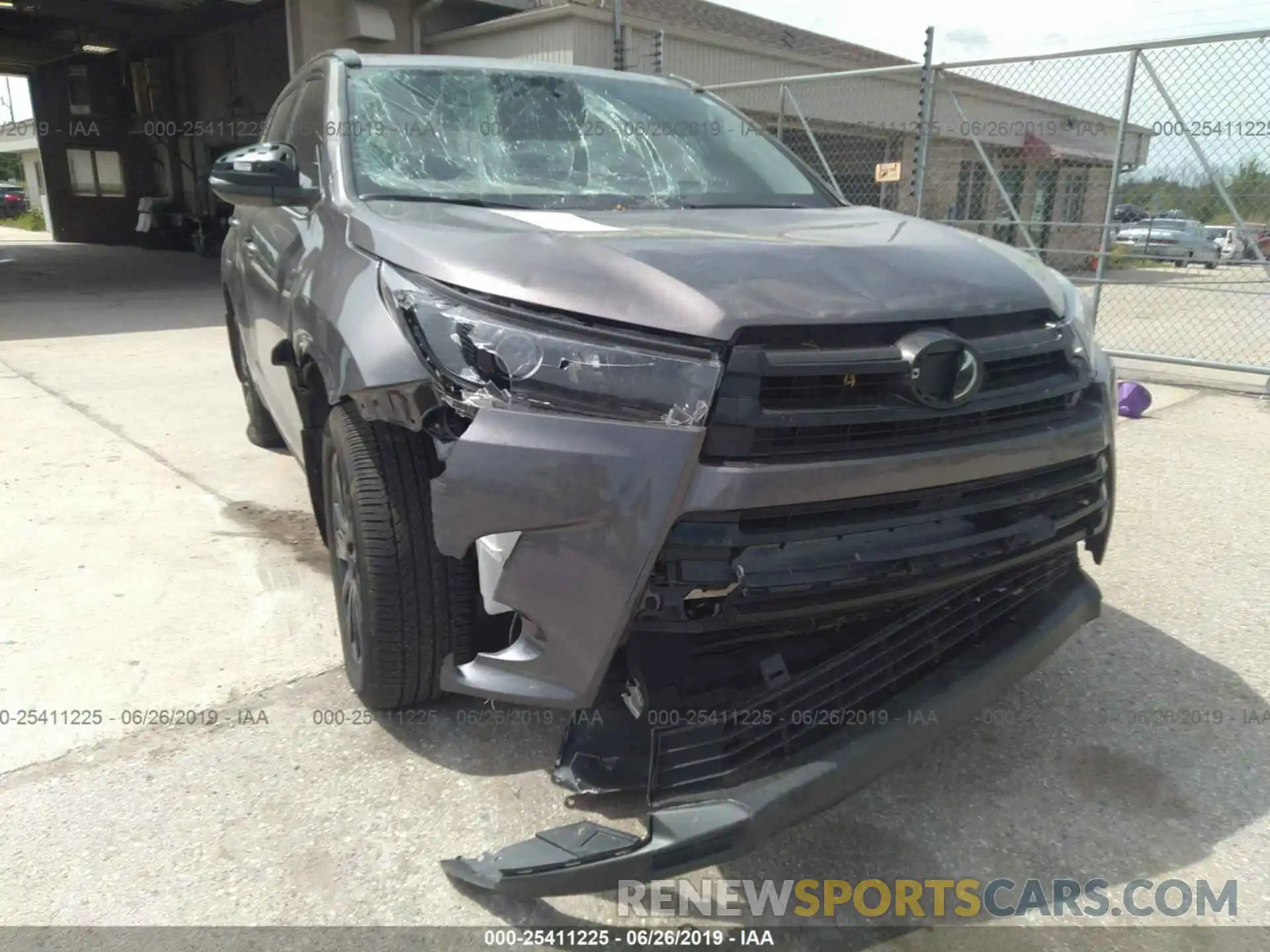 6 Photograph of a damaged car 5TDJZRFH1KS565286 TOYOTA HIGHLANDER 2019