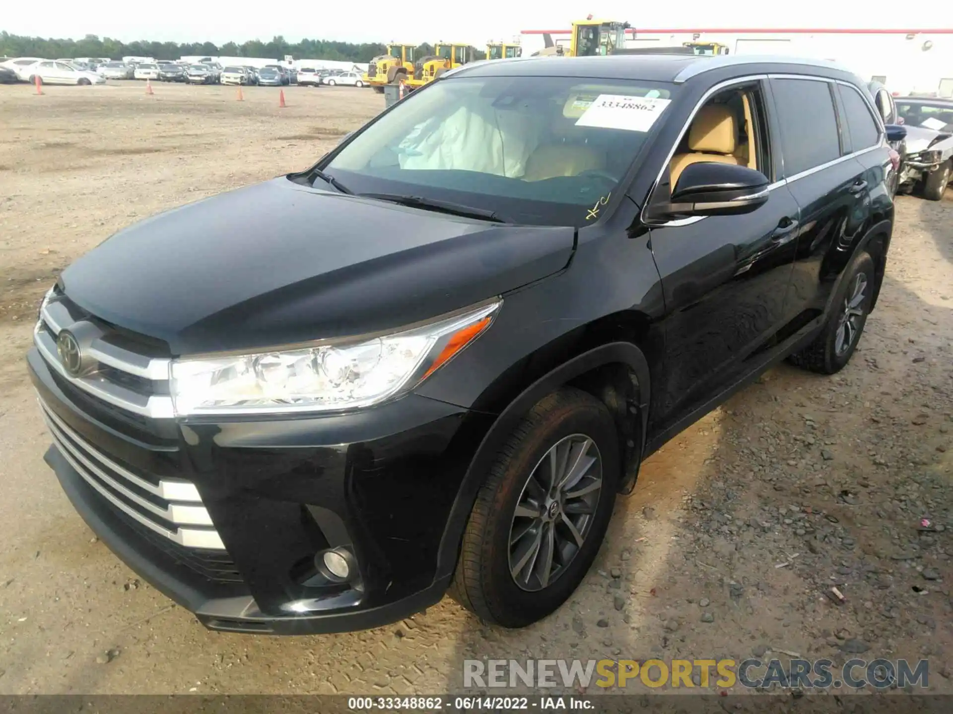 2 Photograph of a damaged car 5TDJZRFH1KS566129 TOYOTA HIGHLANDER 2019