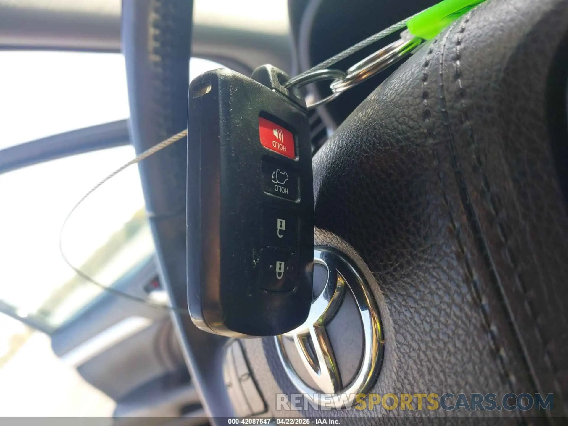 11 Photograph of a damaged car 5TDJZRFH1KS567197 TOYOTA HIGHLANDER 2019