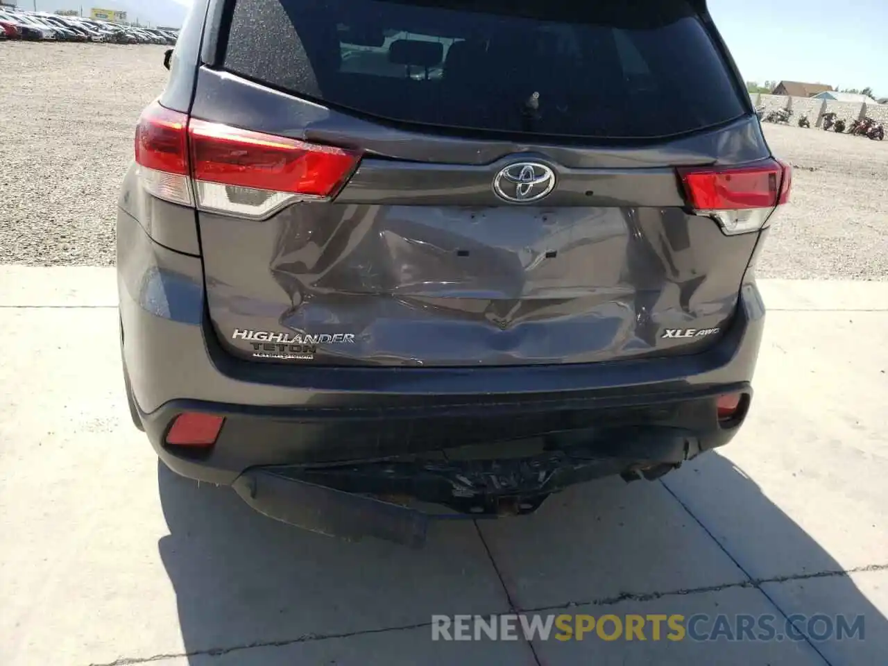 9 Photograph of a damaged car 5TDJZRFH1KS570150 TOYOTA HIGHLANDER 2019