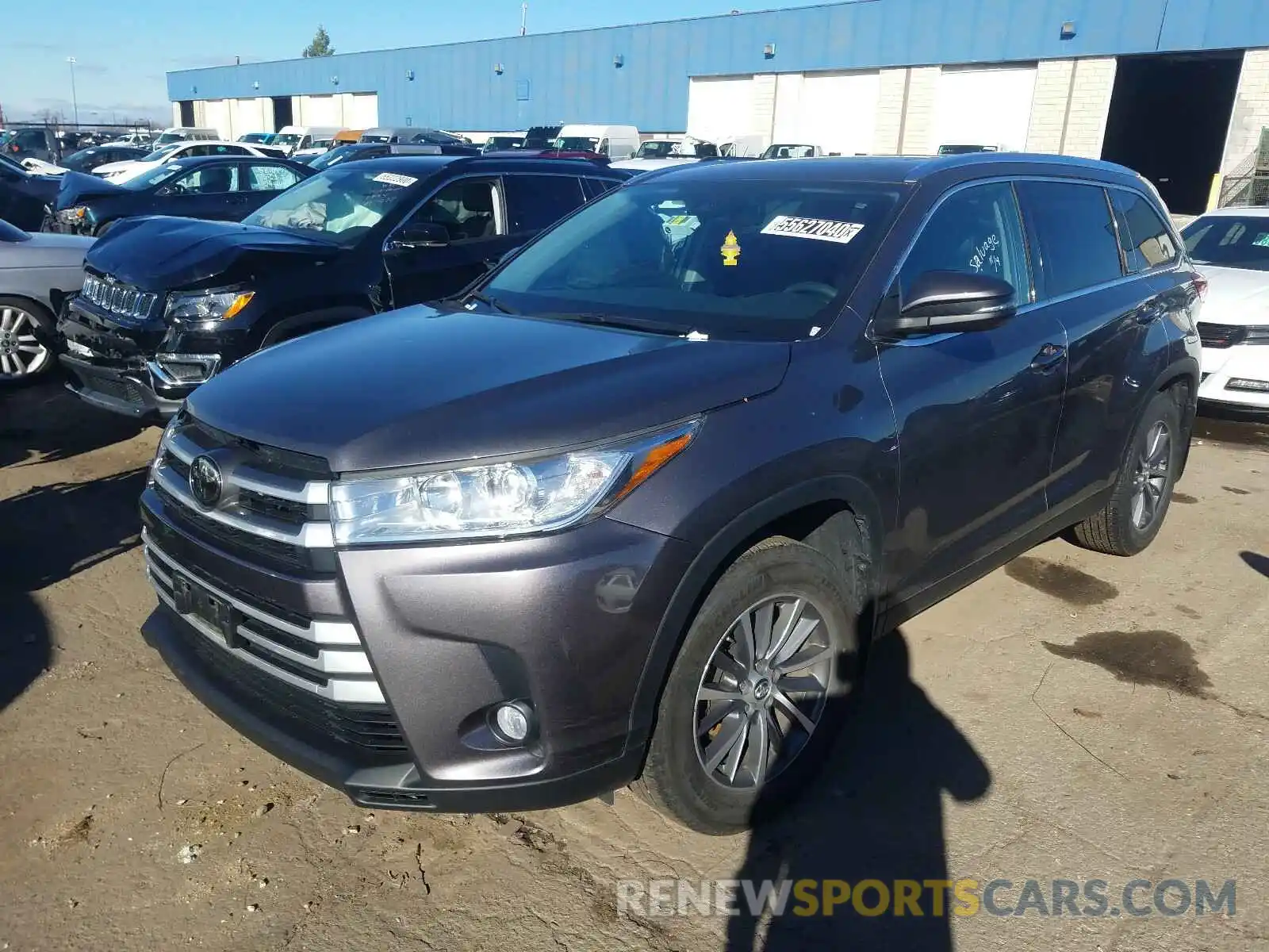 2 Photograph of a damaged car 5TDJZRFH1KS581312 TOYOTA HIGHLANDER 2019