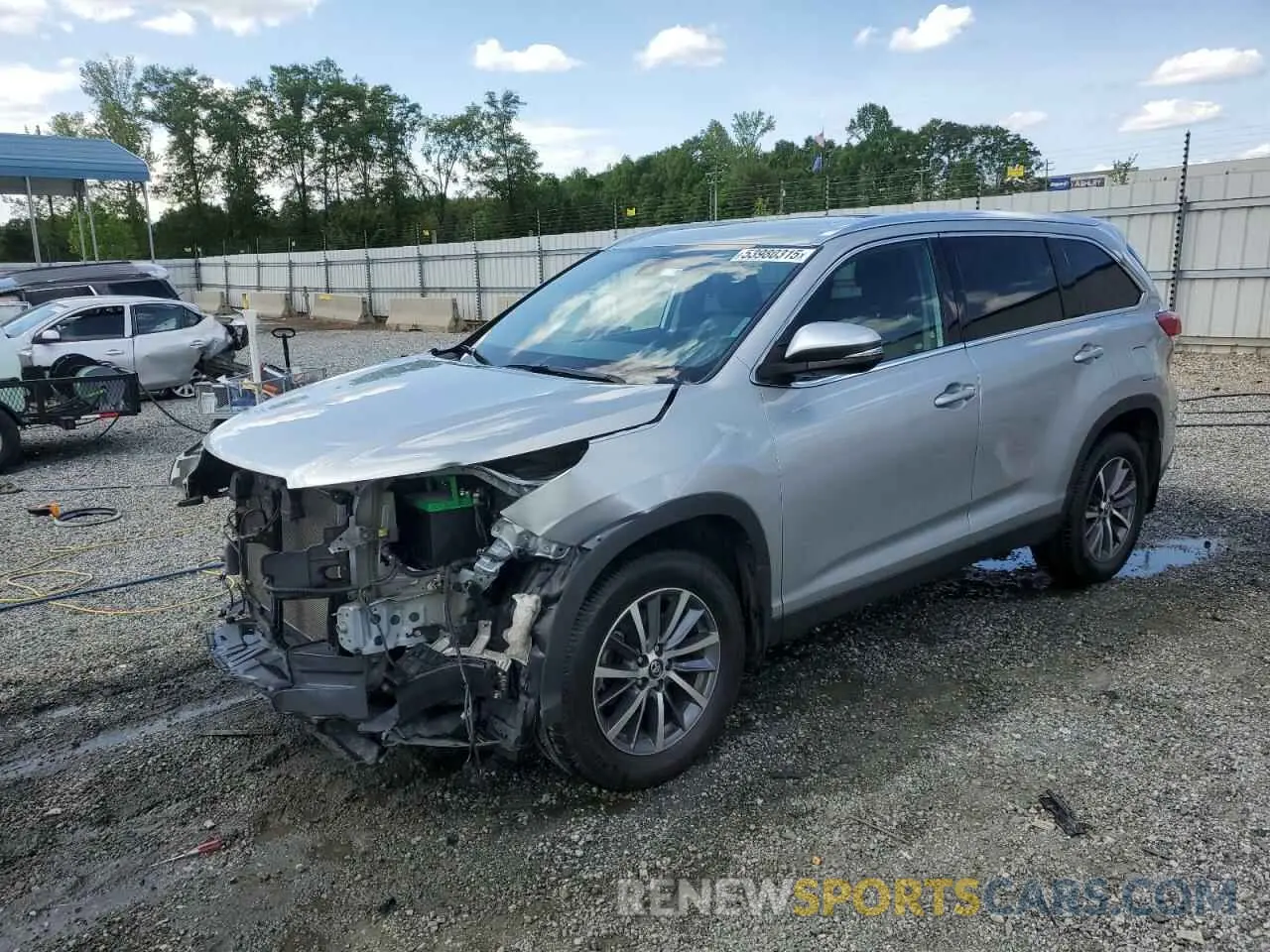 1 Photograph of a damaged car 5TDJZRFH1KS590379 TOYOTA HIGHLANDER 2019