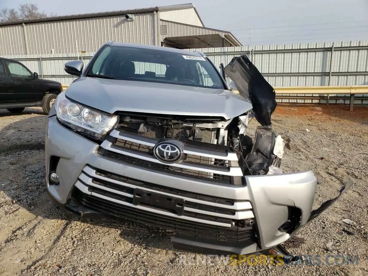 5 Photograph of a damaged car 5TDJZRFH1KS592861 TOYOTA HIGHLANDER 2019